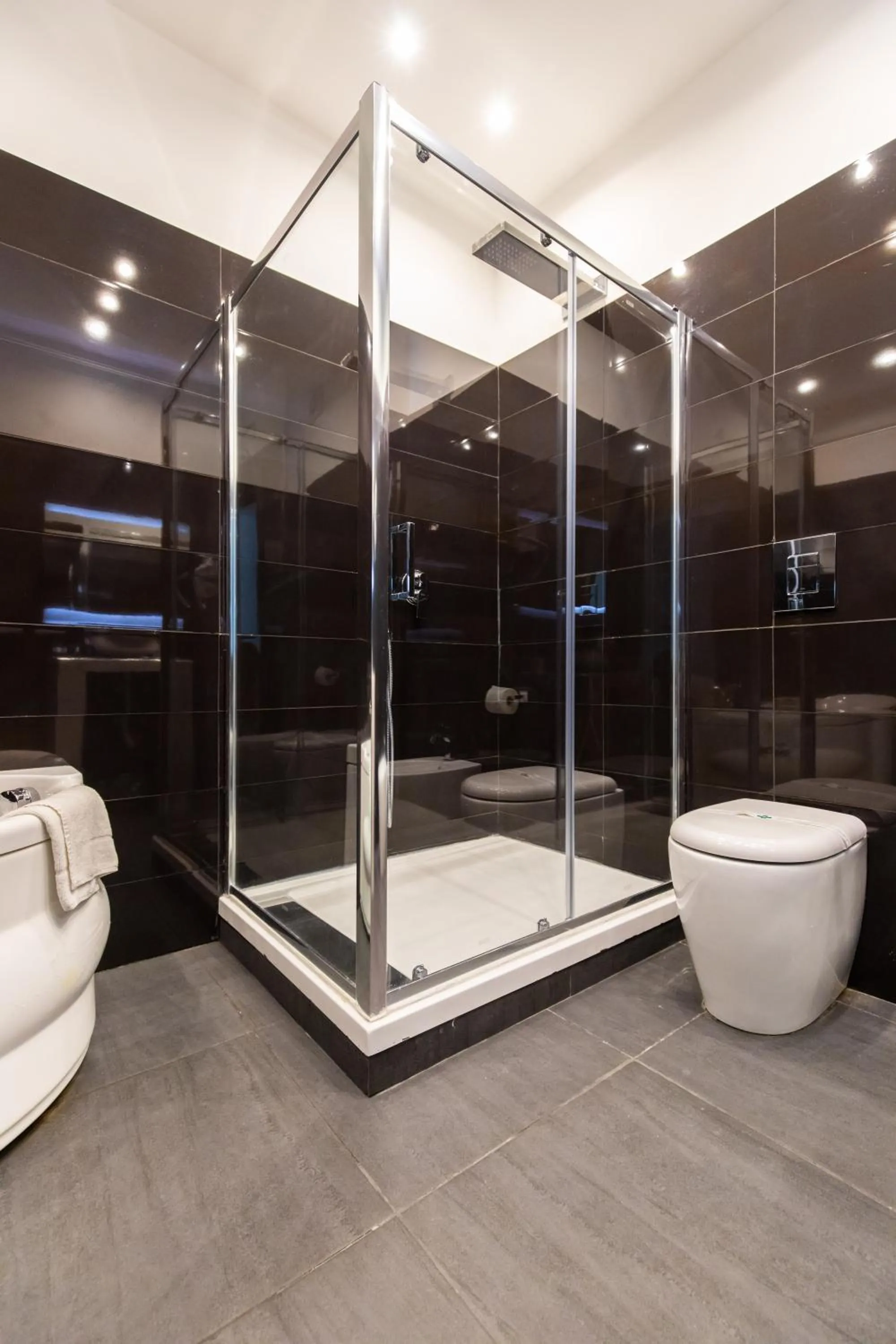 Bathroom in Tiffany & Babylon Luxury Stay