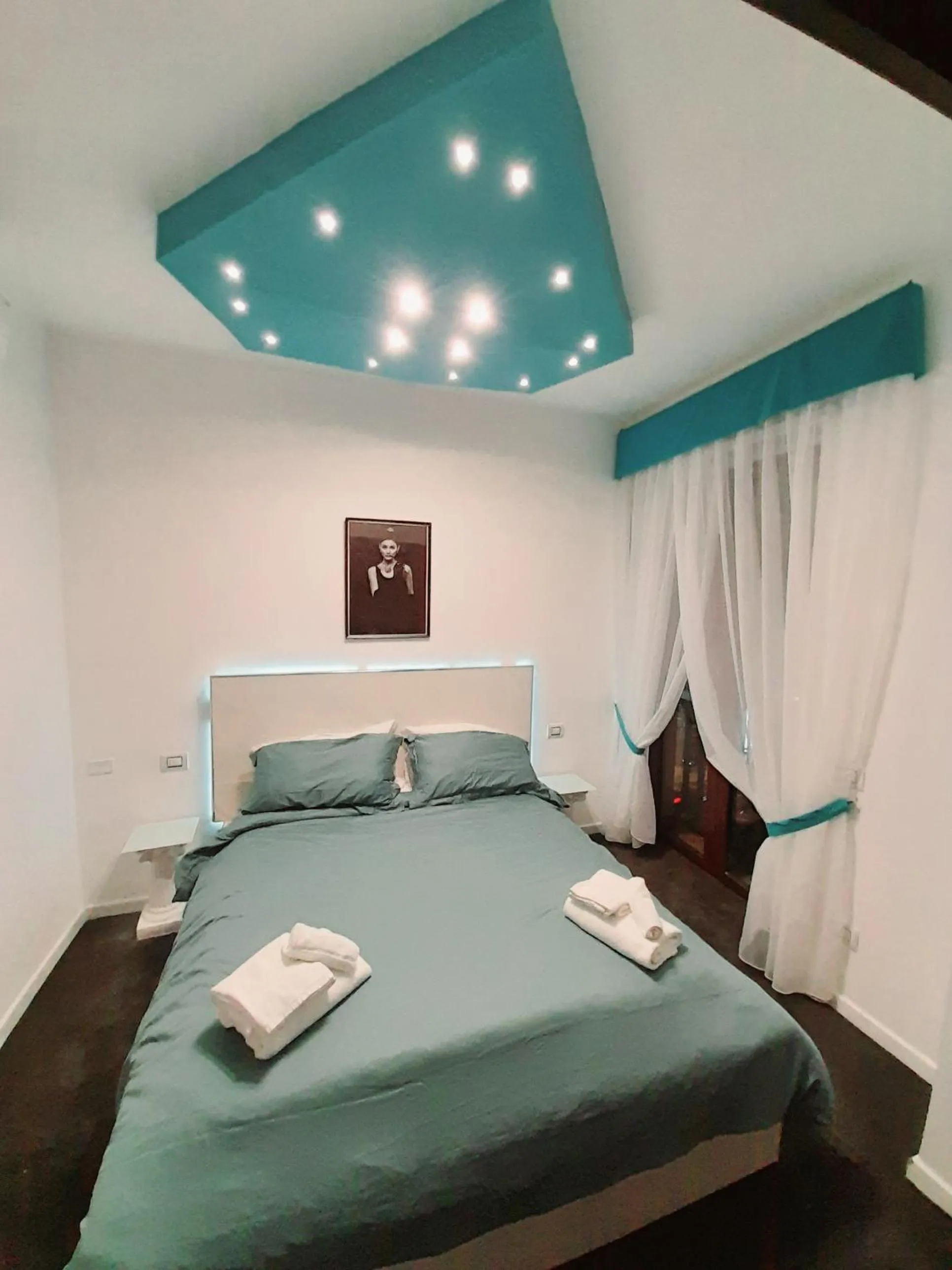 Photo of the whole room, Bed in Tiffany & Babylon Luxury Stay