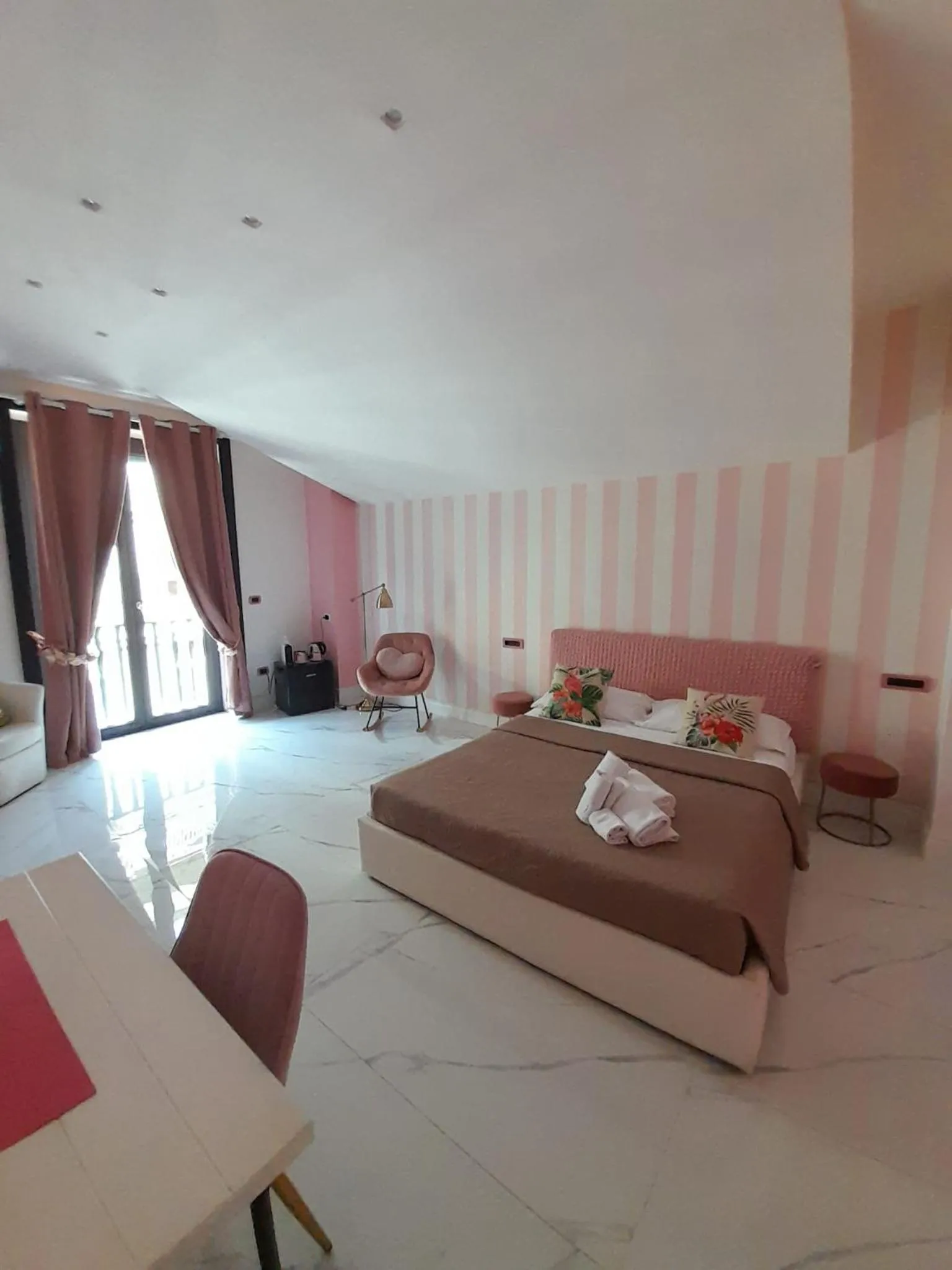 Photo of the whole room, Bed in Tiffany & Babylon Luxury Stay