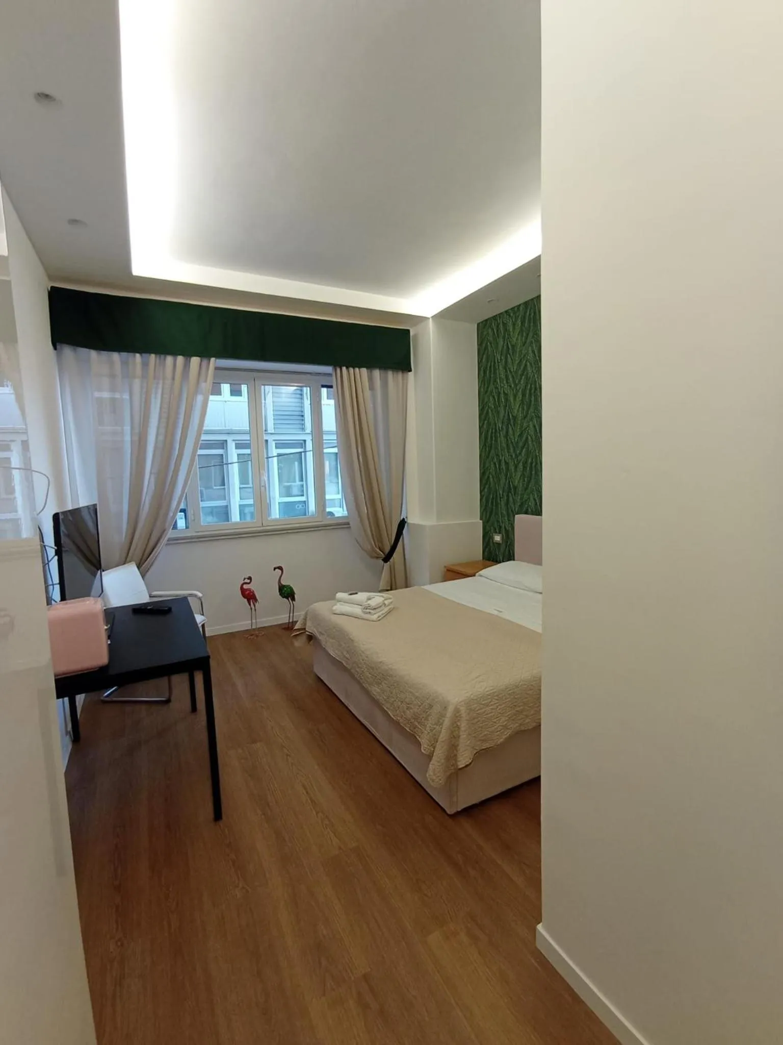 Photo of the whole room, Bed in Tiffany & Babylon Luxury Stay