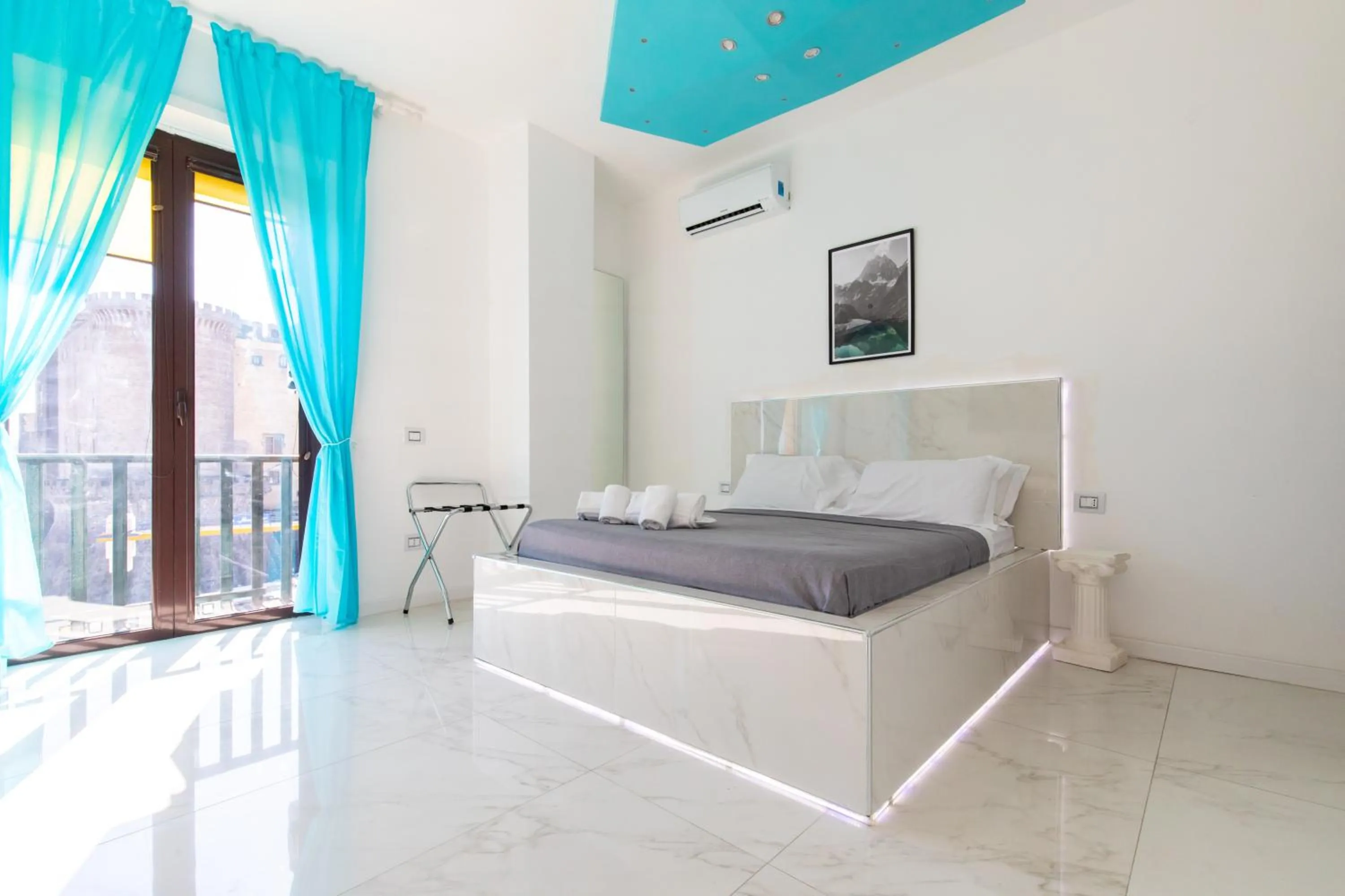 Bedroom, Bed in Tiffany & Babylon Luxury Stay