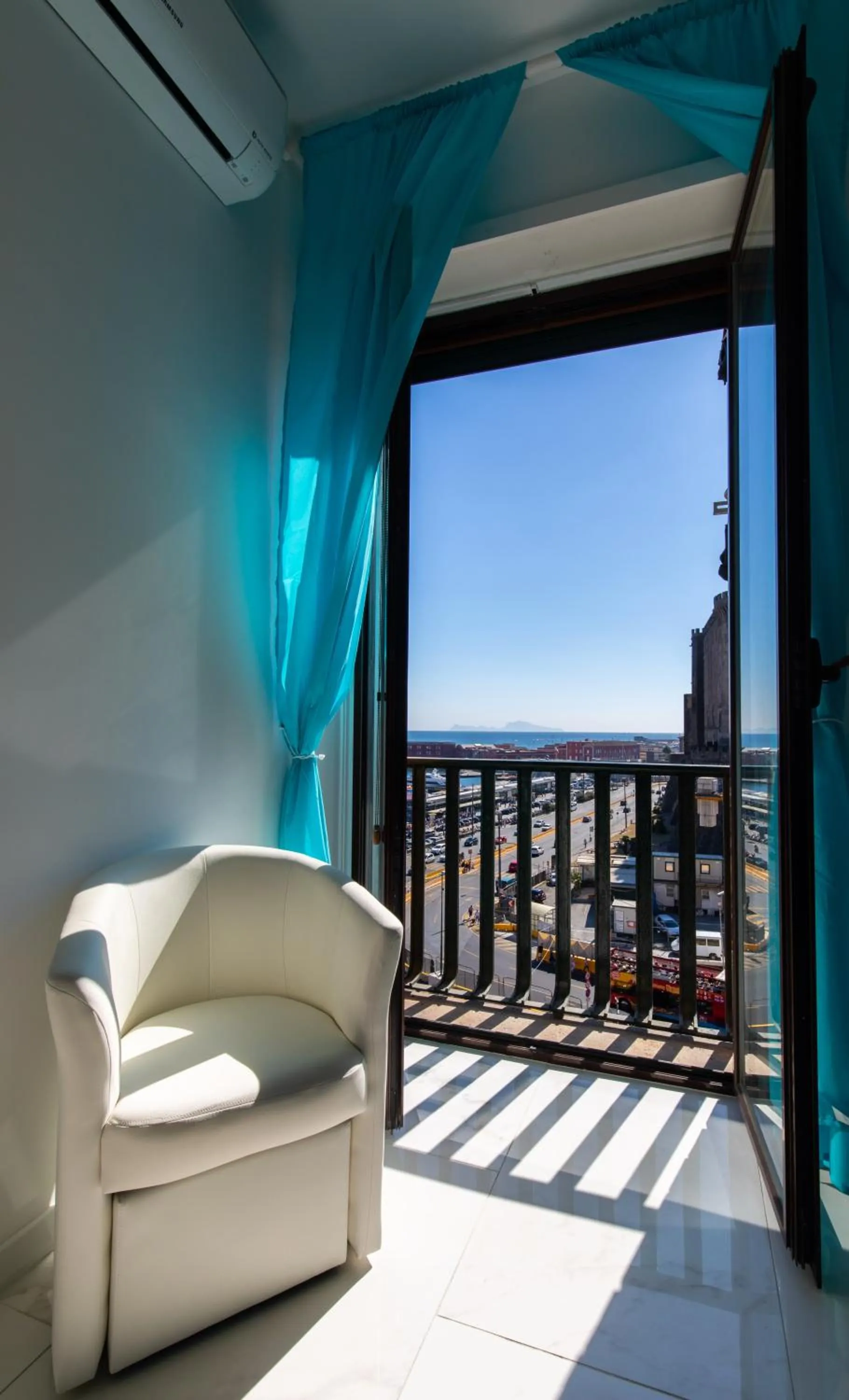 Living room in Tiffany & Babylon Luxury Stay