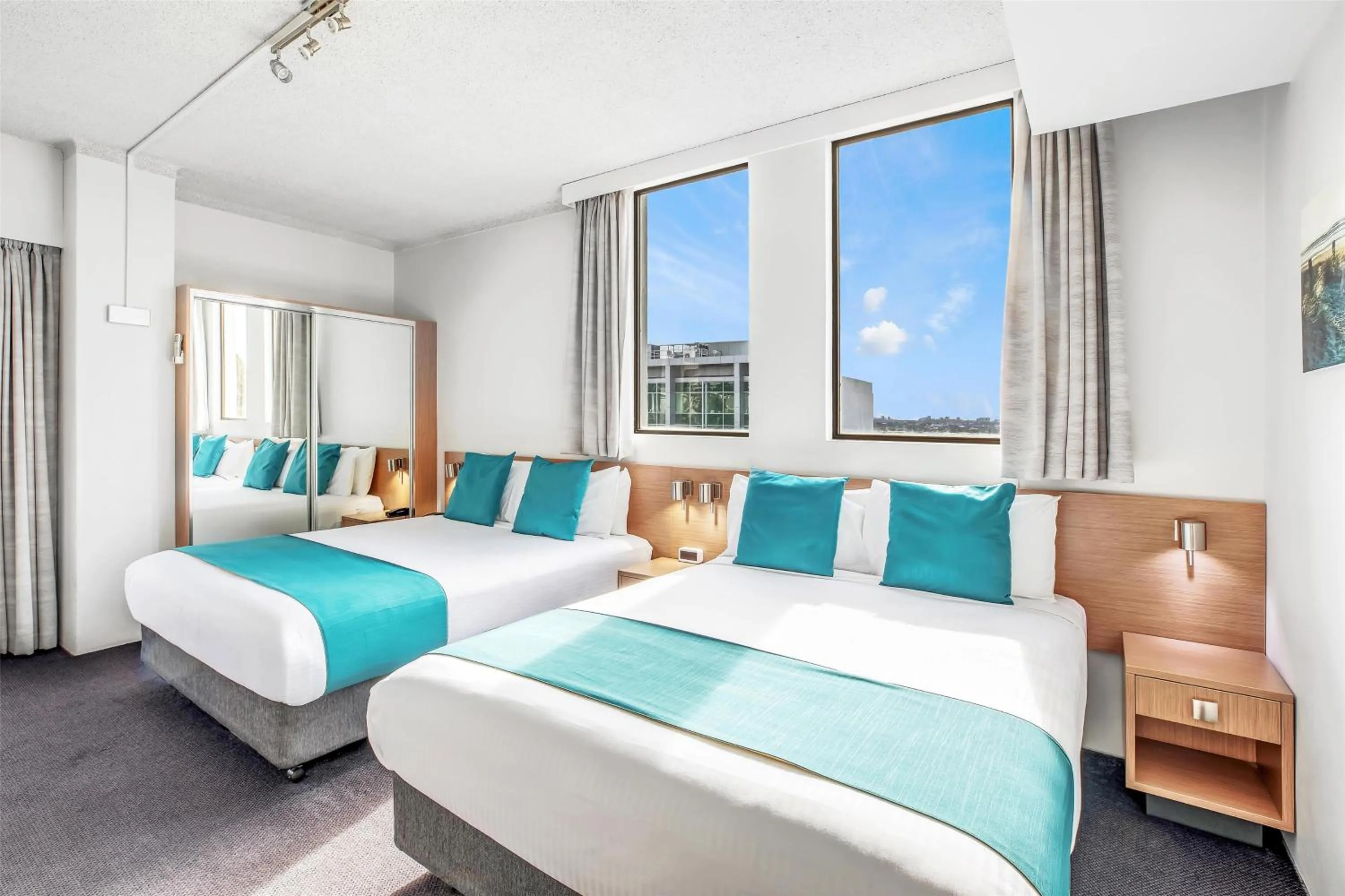 Bed in Metro Hotel Miranda