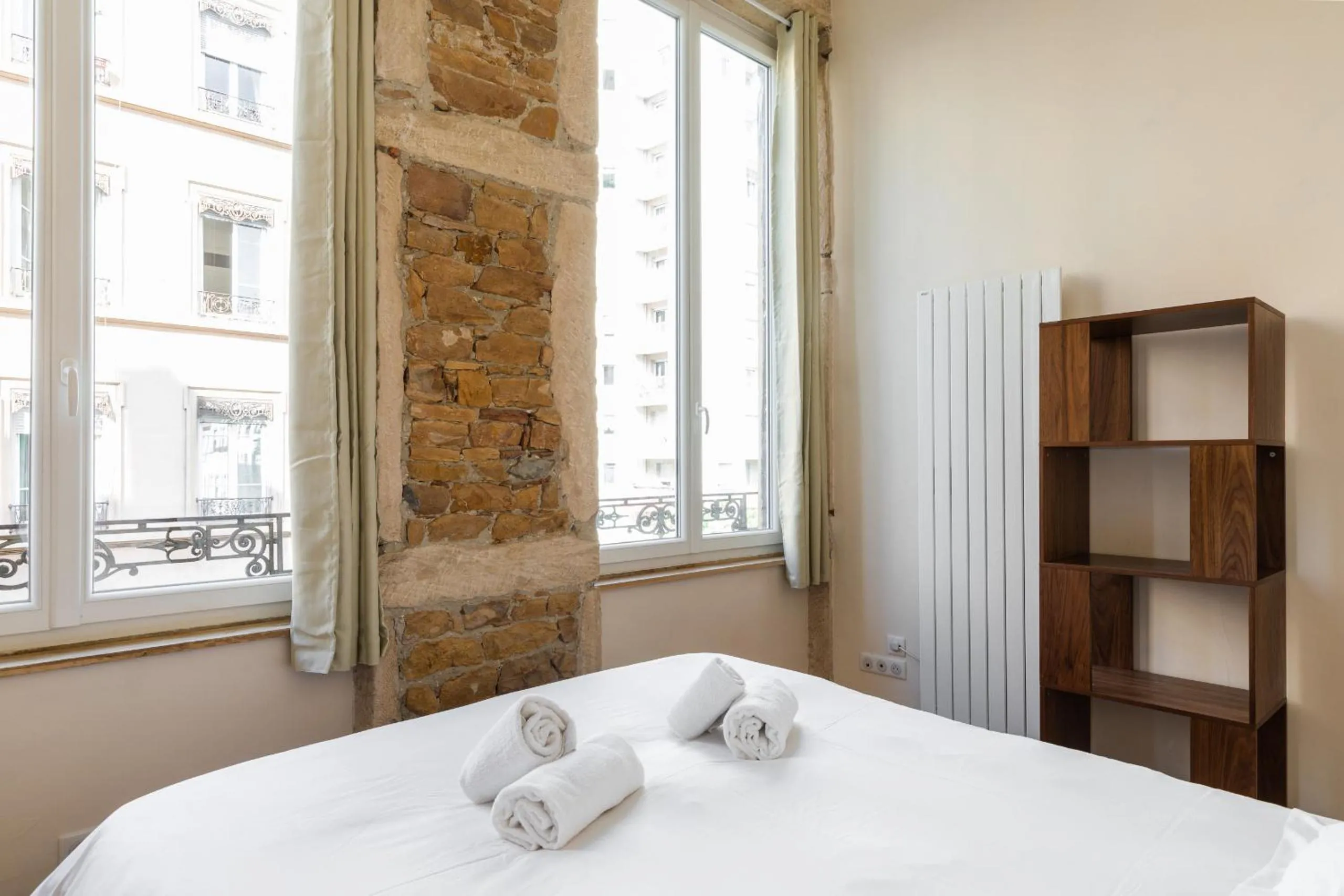 Bed in DIFY Lumière - Masséna