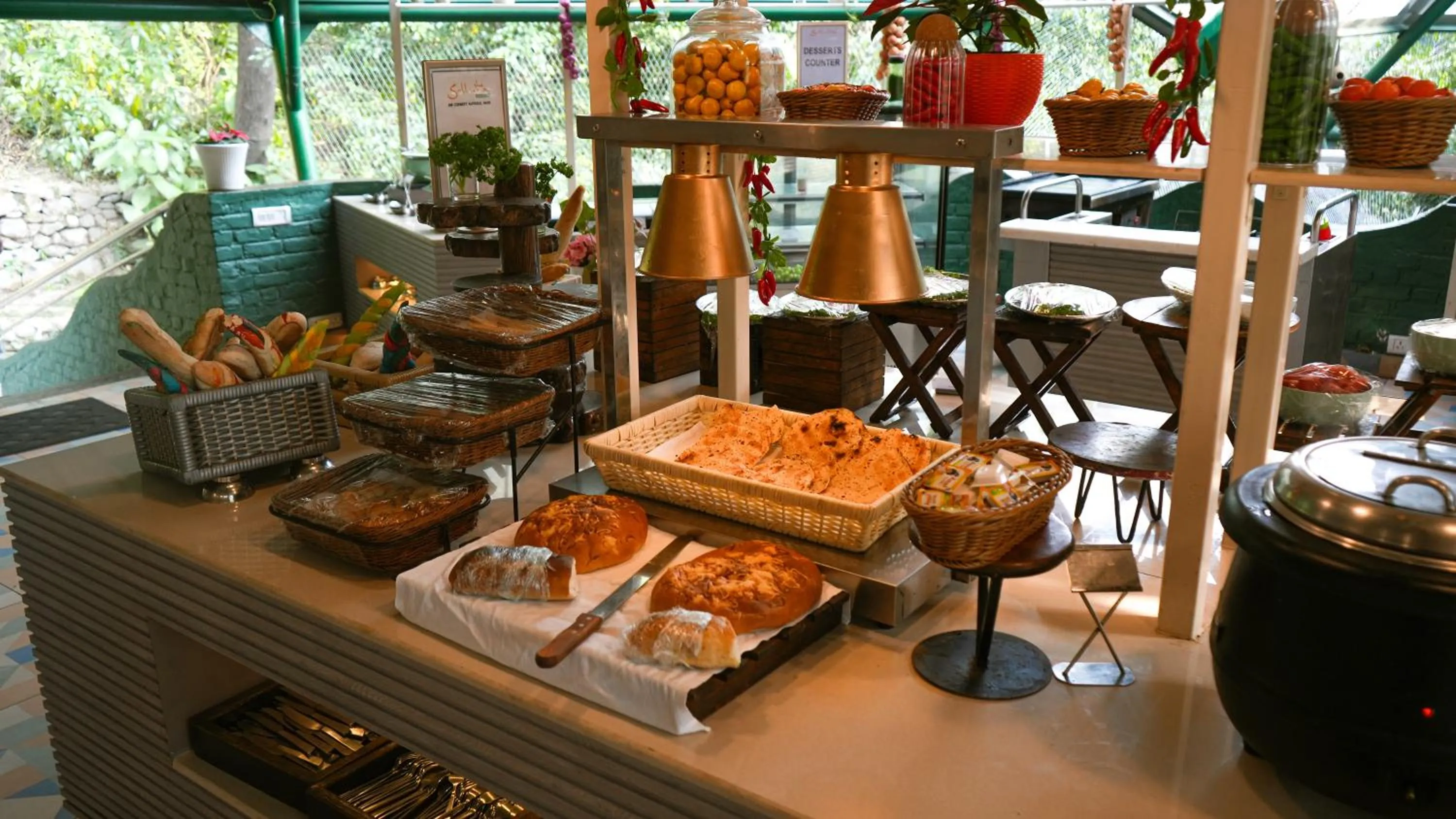 Restaurant/places to eat in The Solluna Resort