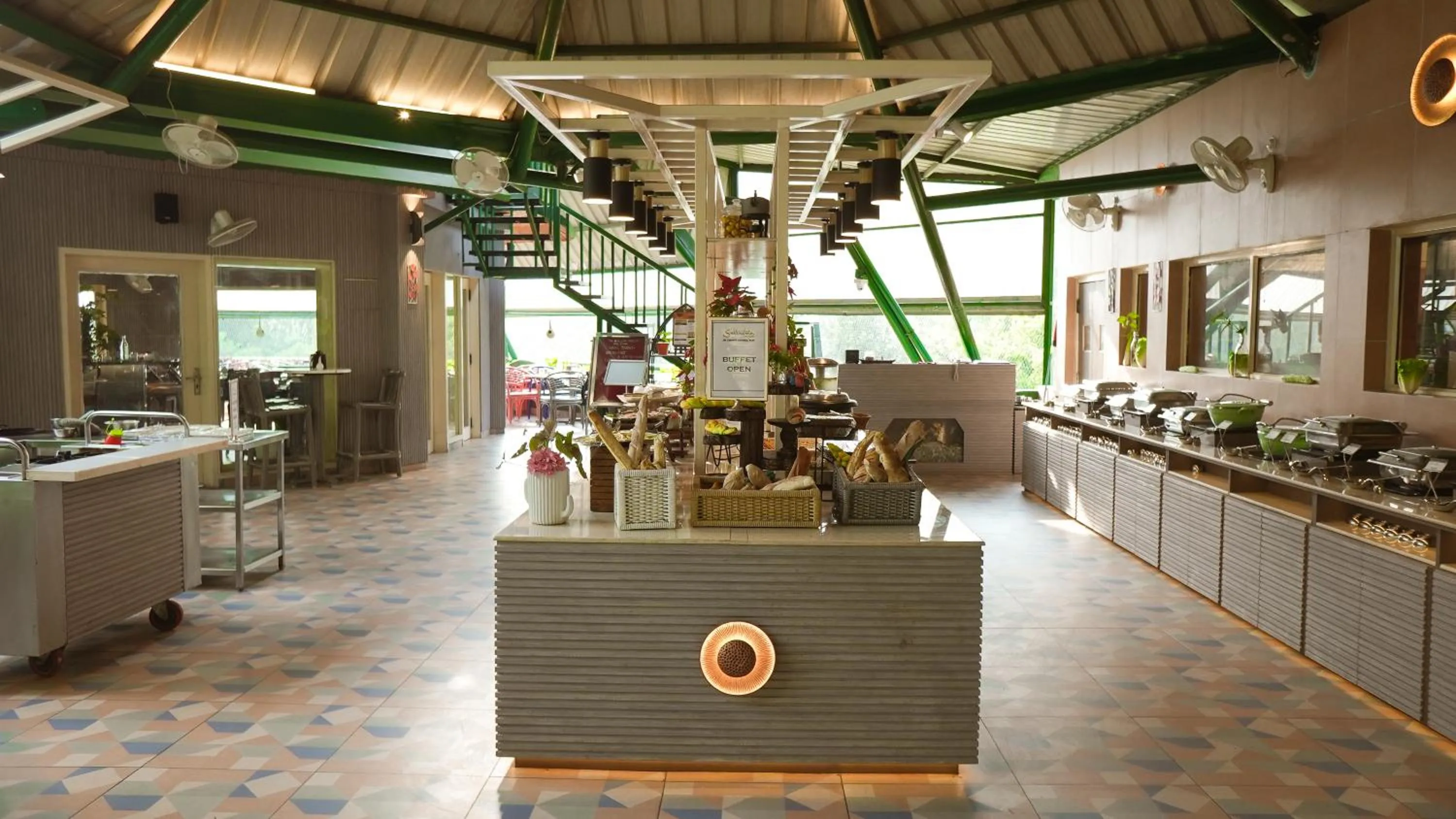 Restaurant/places to eat in The Solluna Resort