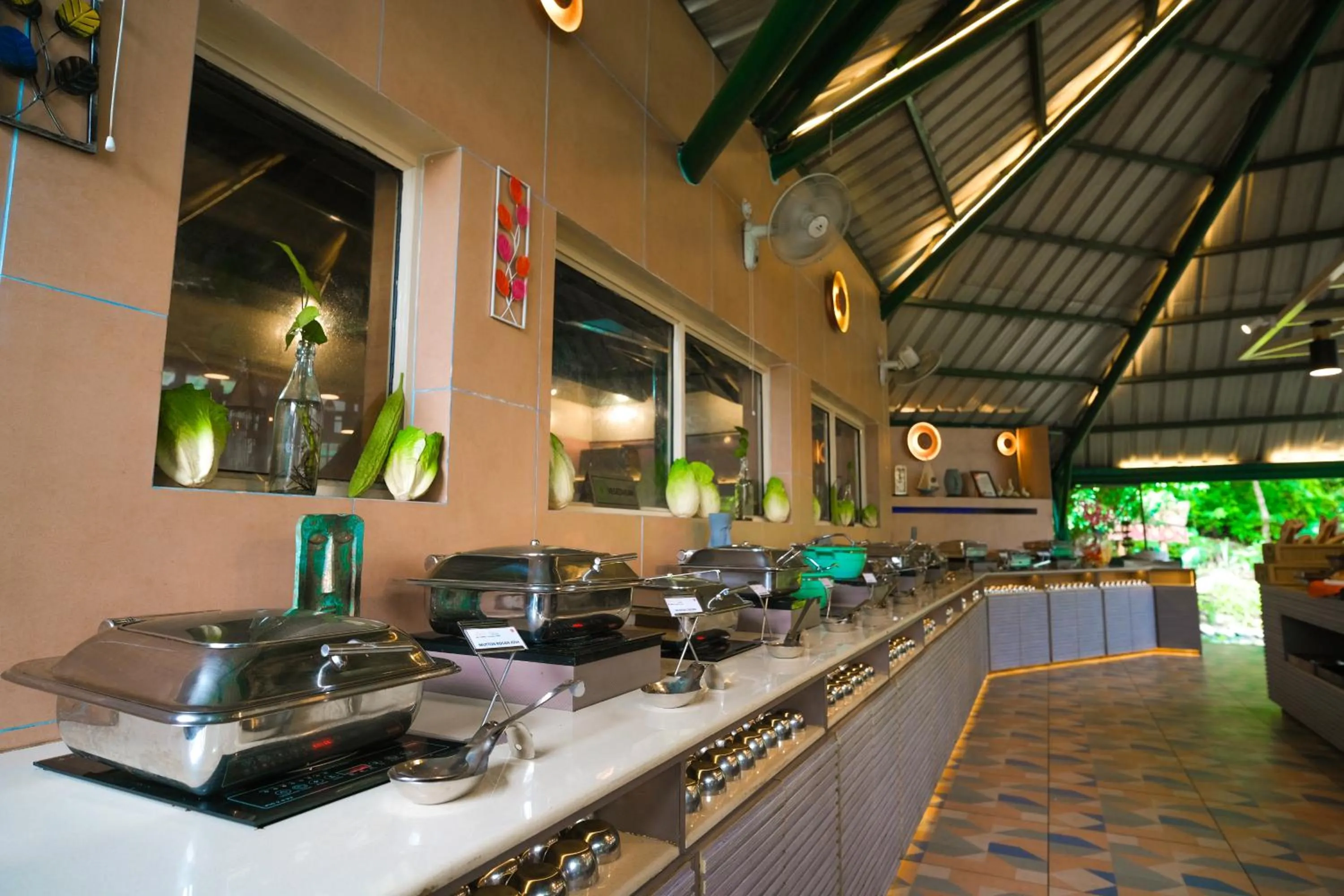 Restaurant/places to eat in The Solluna Resort