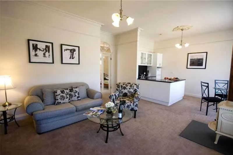 Living room in Brice Hill Country Lodge