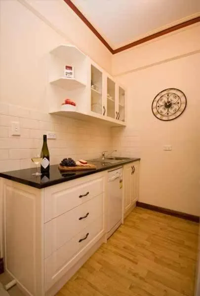 Kitchen or kitchenette in Brice Hill Country Lodge