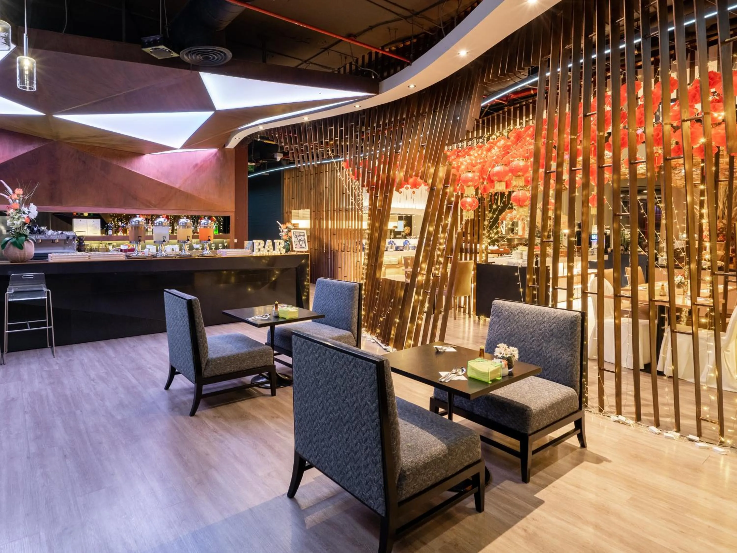 Restaurant/places to eat in VELA Dhi GLOW Pratunam