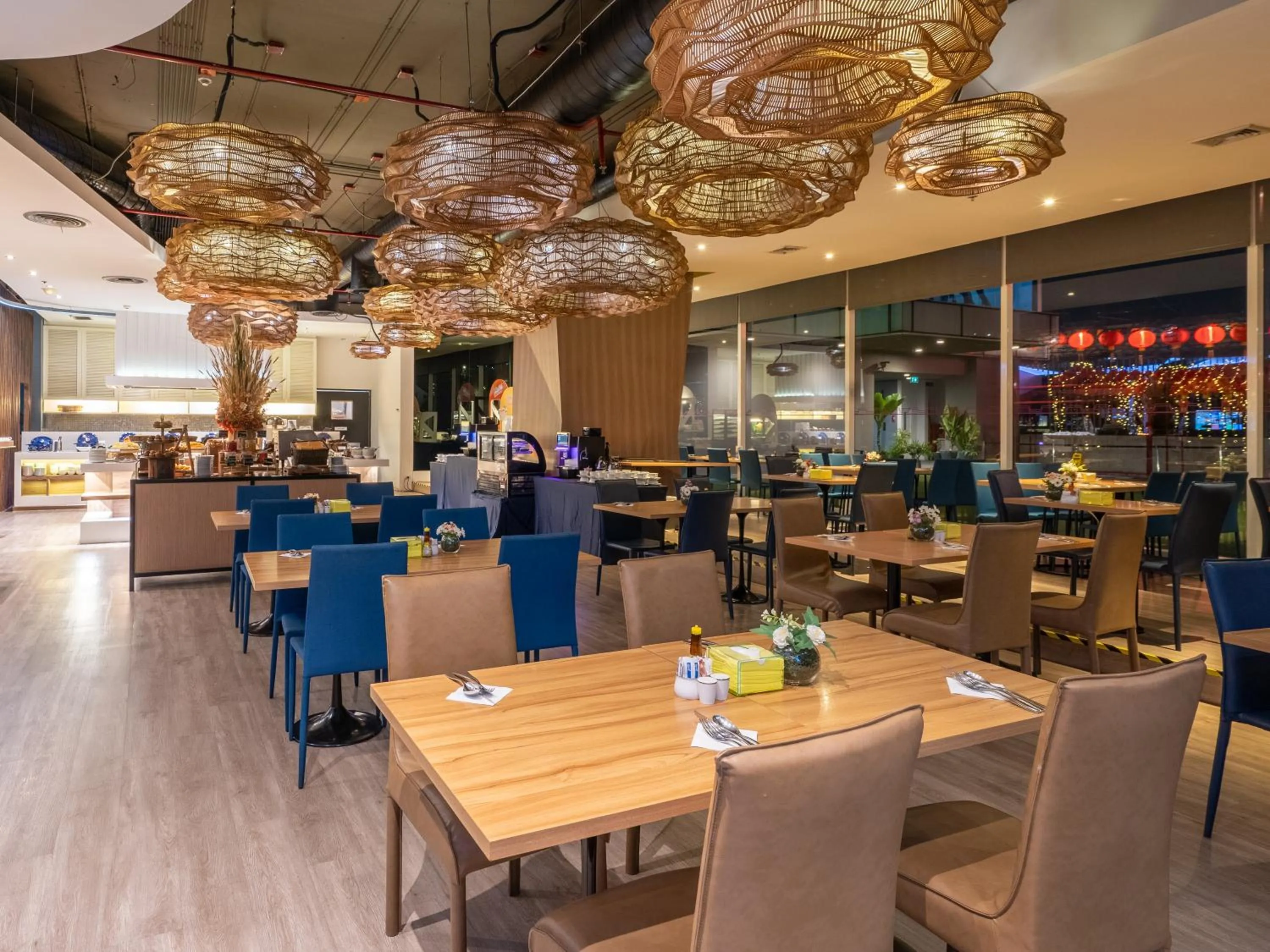 Restaurant/places to eat in VELA Dhi GLOW Pratunam