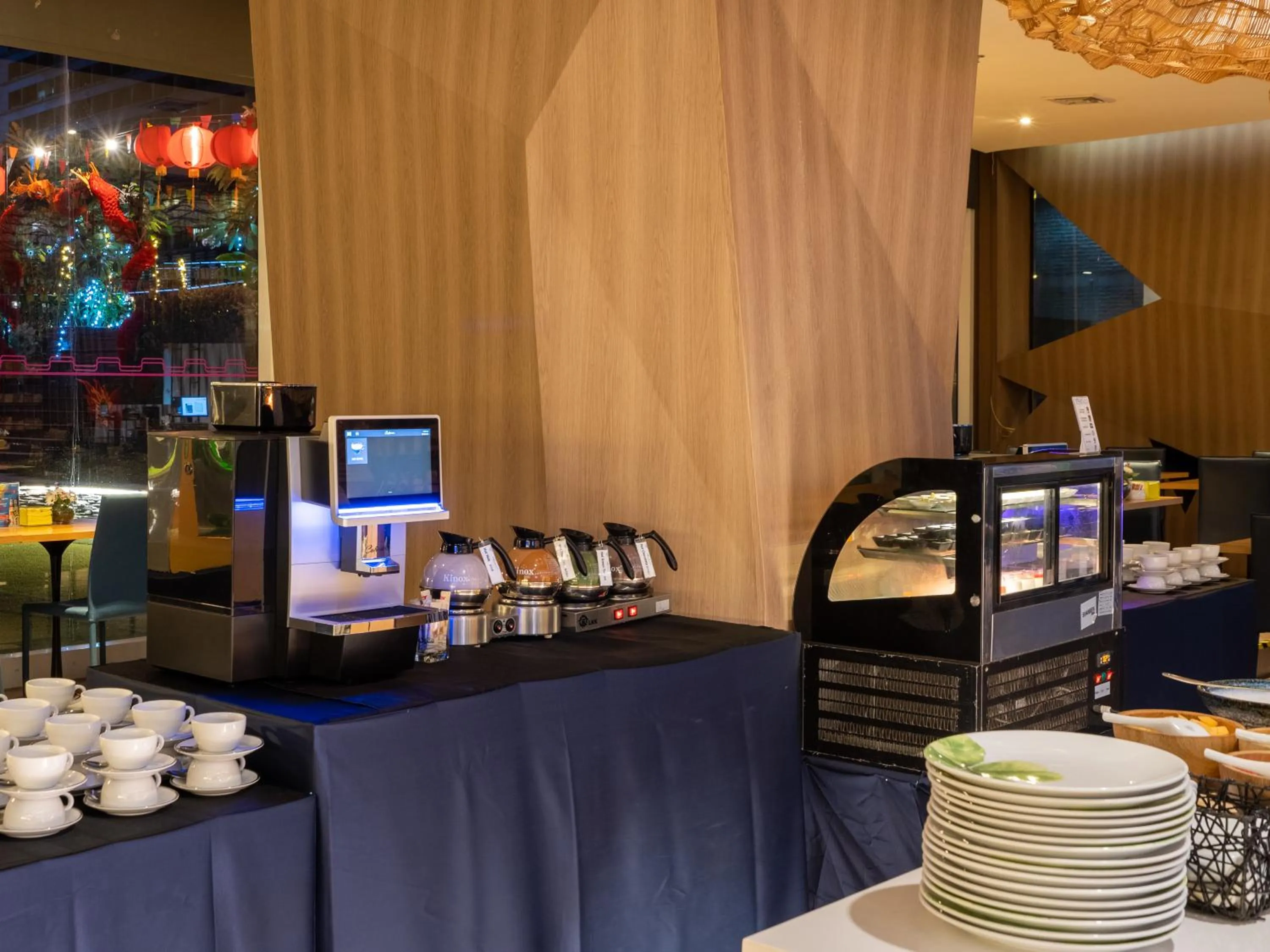 Restaurant/places to eat in VELA Dhi GLOW Pratunam