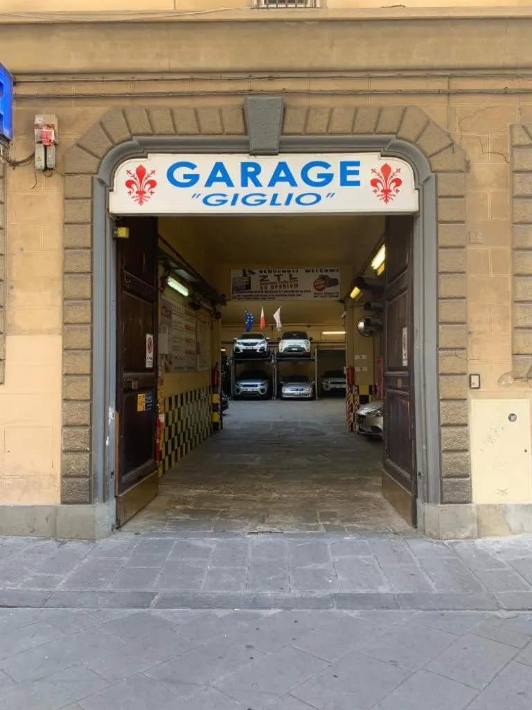 Parking in VRooms All'Angolo Del Duomo