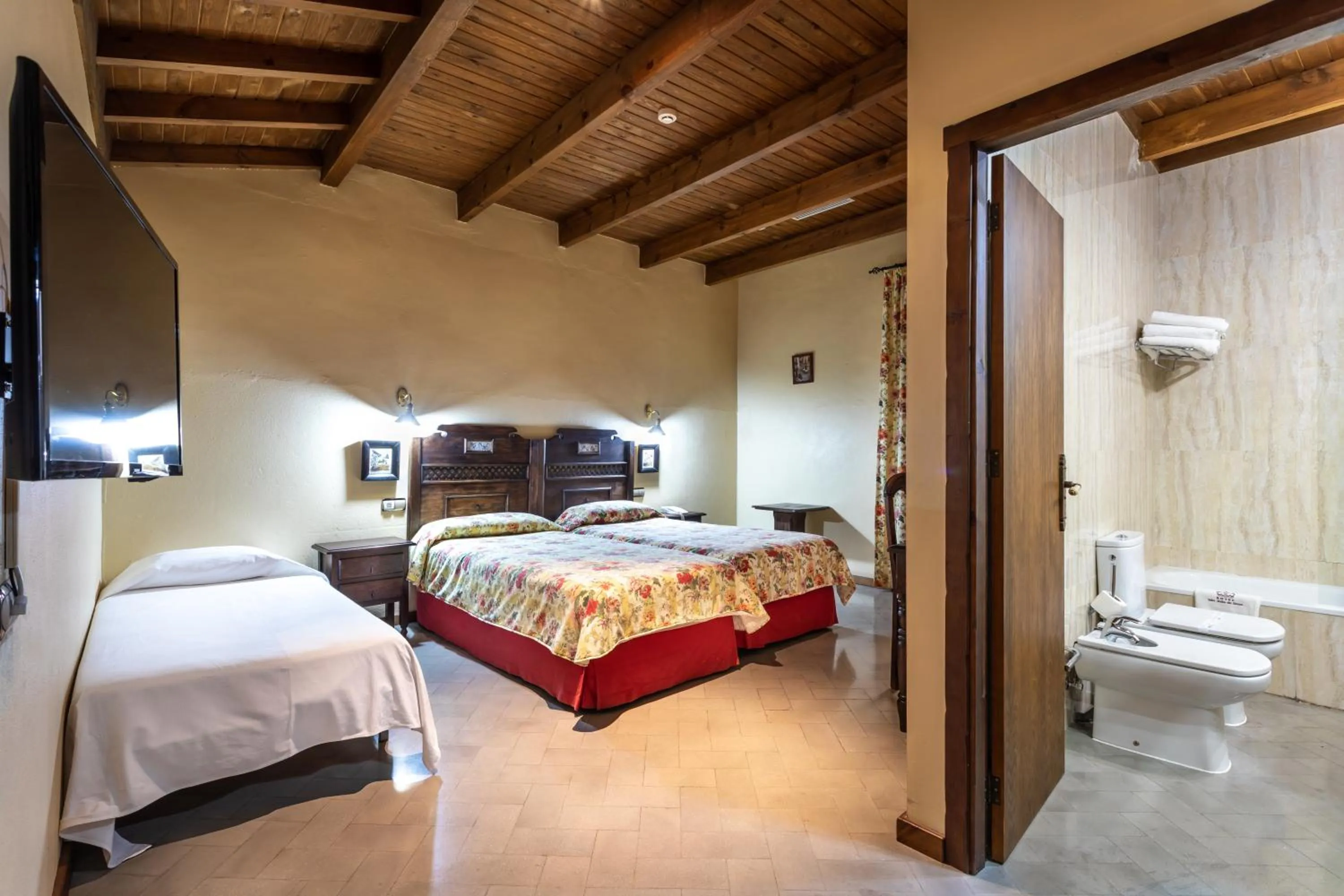 Bedroom, Bed in Hotel Sao Joao De Deus by RIDAN Hotels