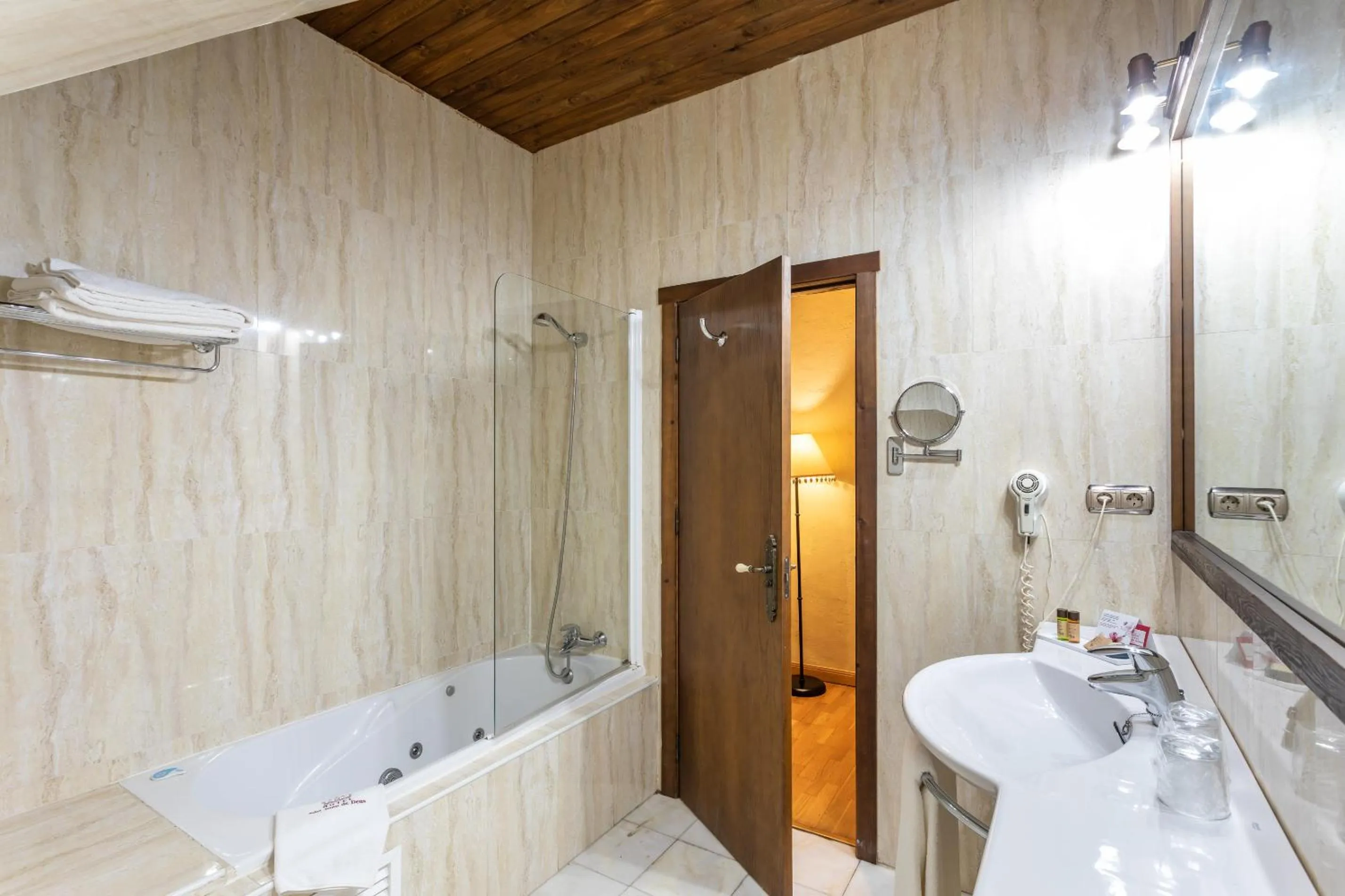 Bathroom in Hotel Sao Joao De Deus by RIDAN Hotels