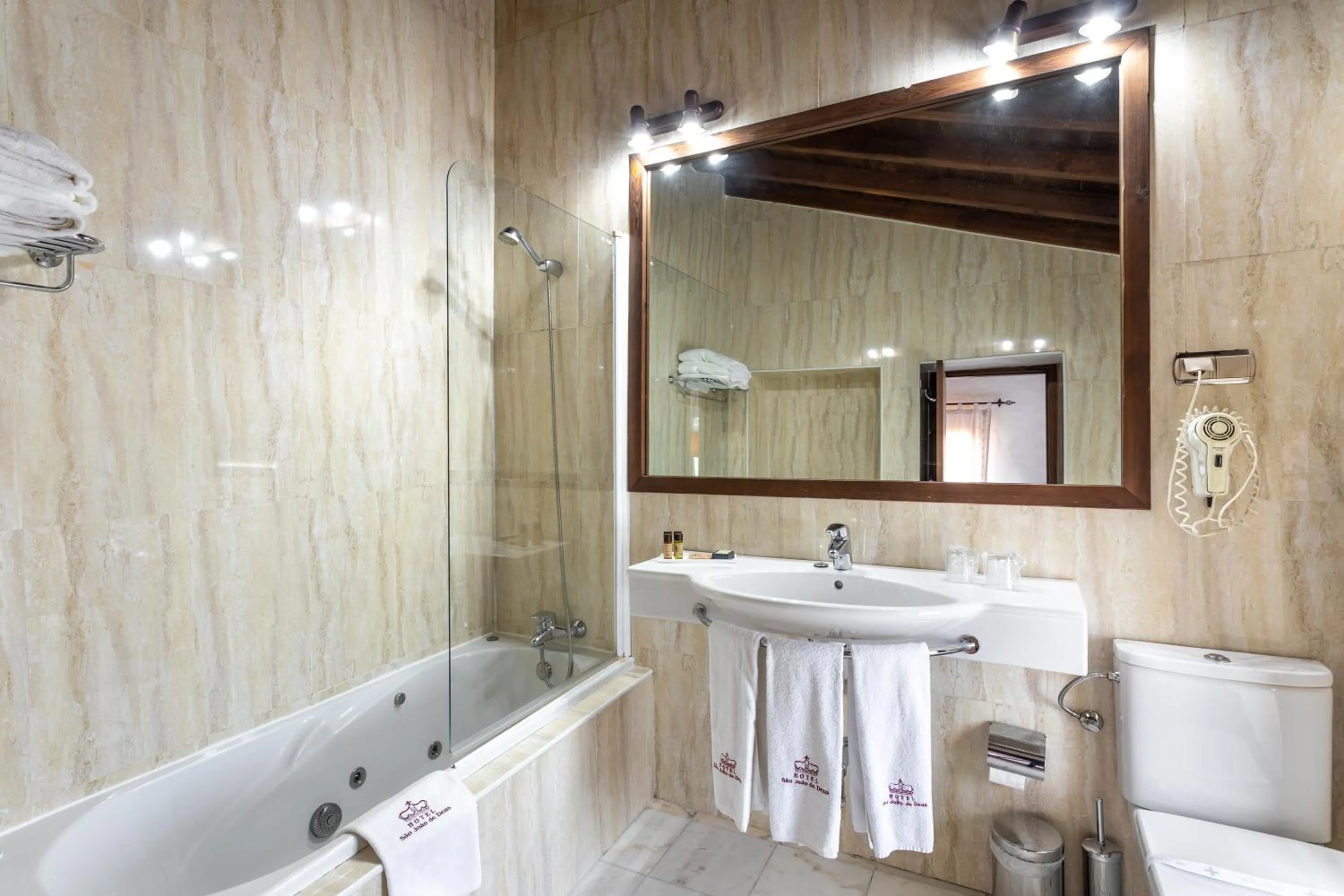 Bathroom in Hotel Sao Joao De Deus by RIDAN Hotels