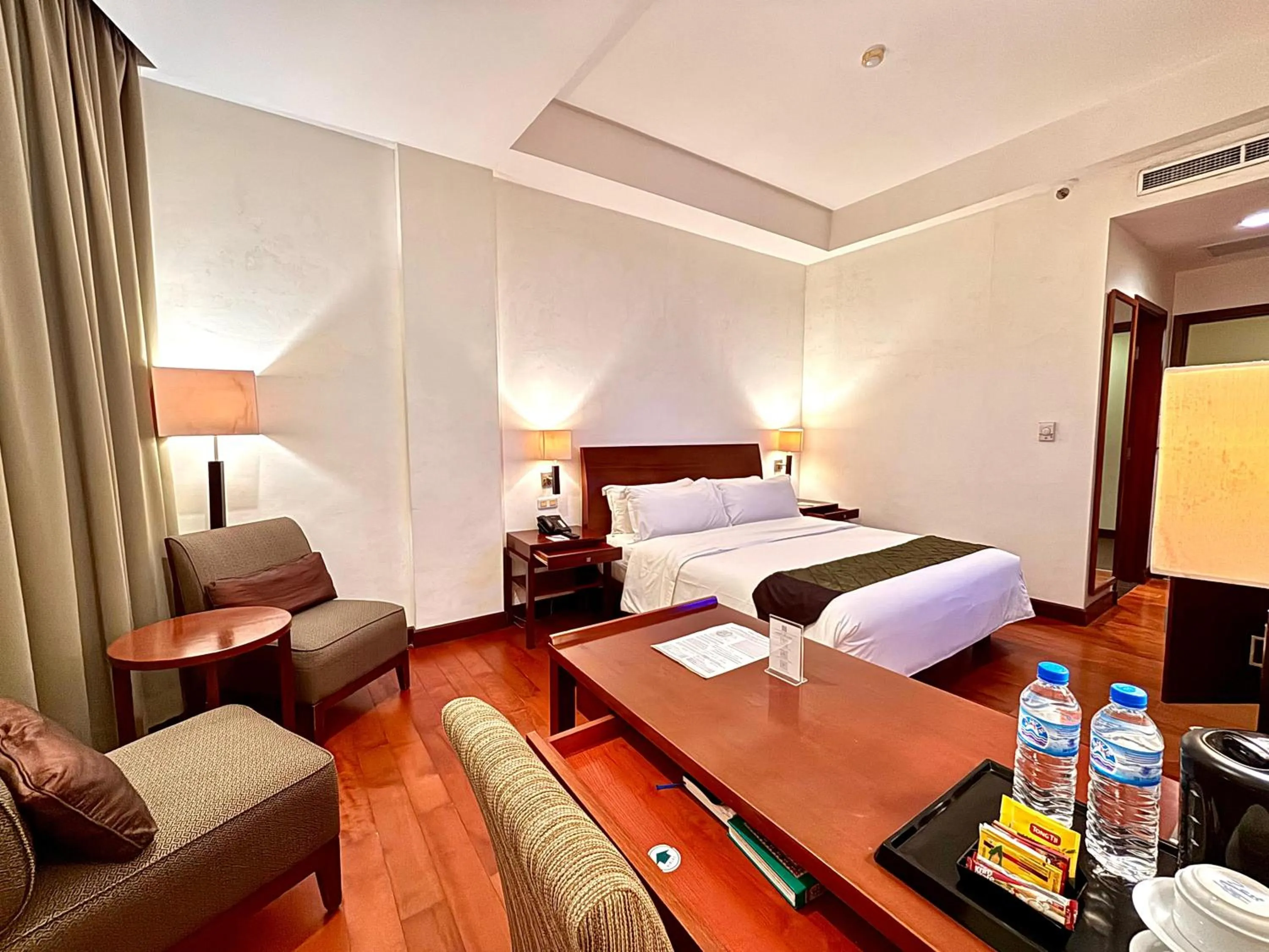 Photo of the whole room, Bed in Manado Quality Hotel