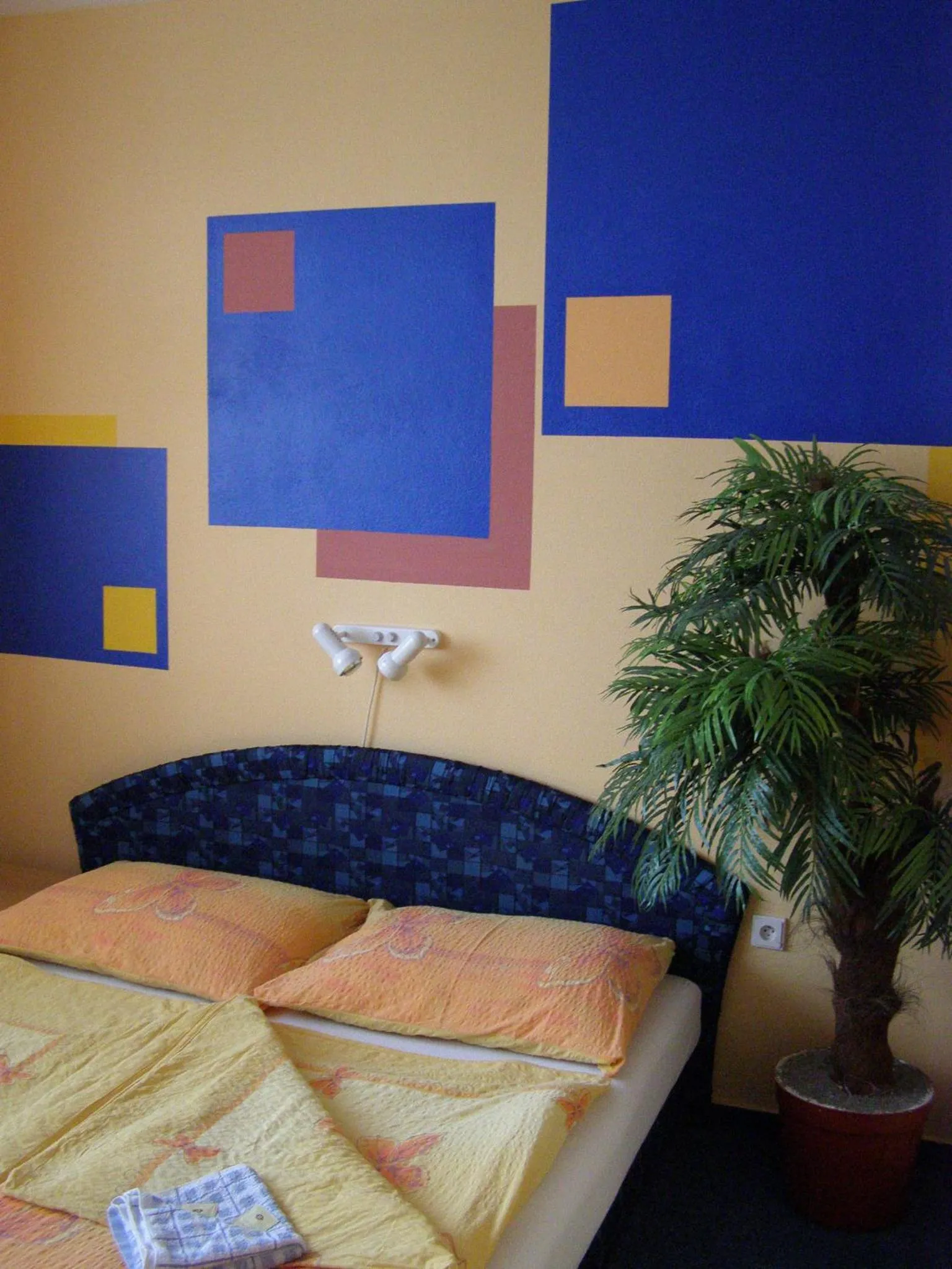 Living room, Bed in Hotel Morava