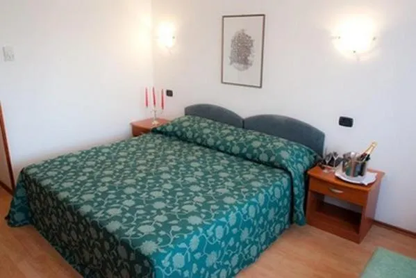 Photo of the whole room, Bed in Hotel Makin