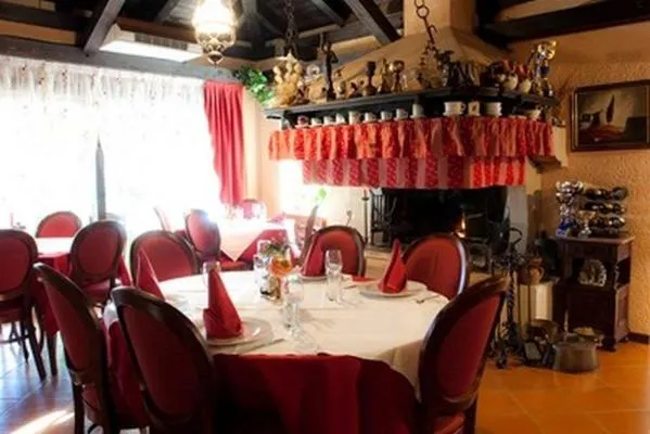 Restaurant/places to eat in Hotel Makin