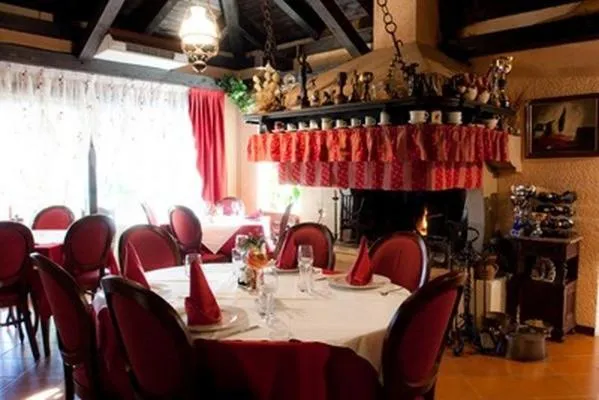 Restaurant/places to eat in Hotel Makin