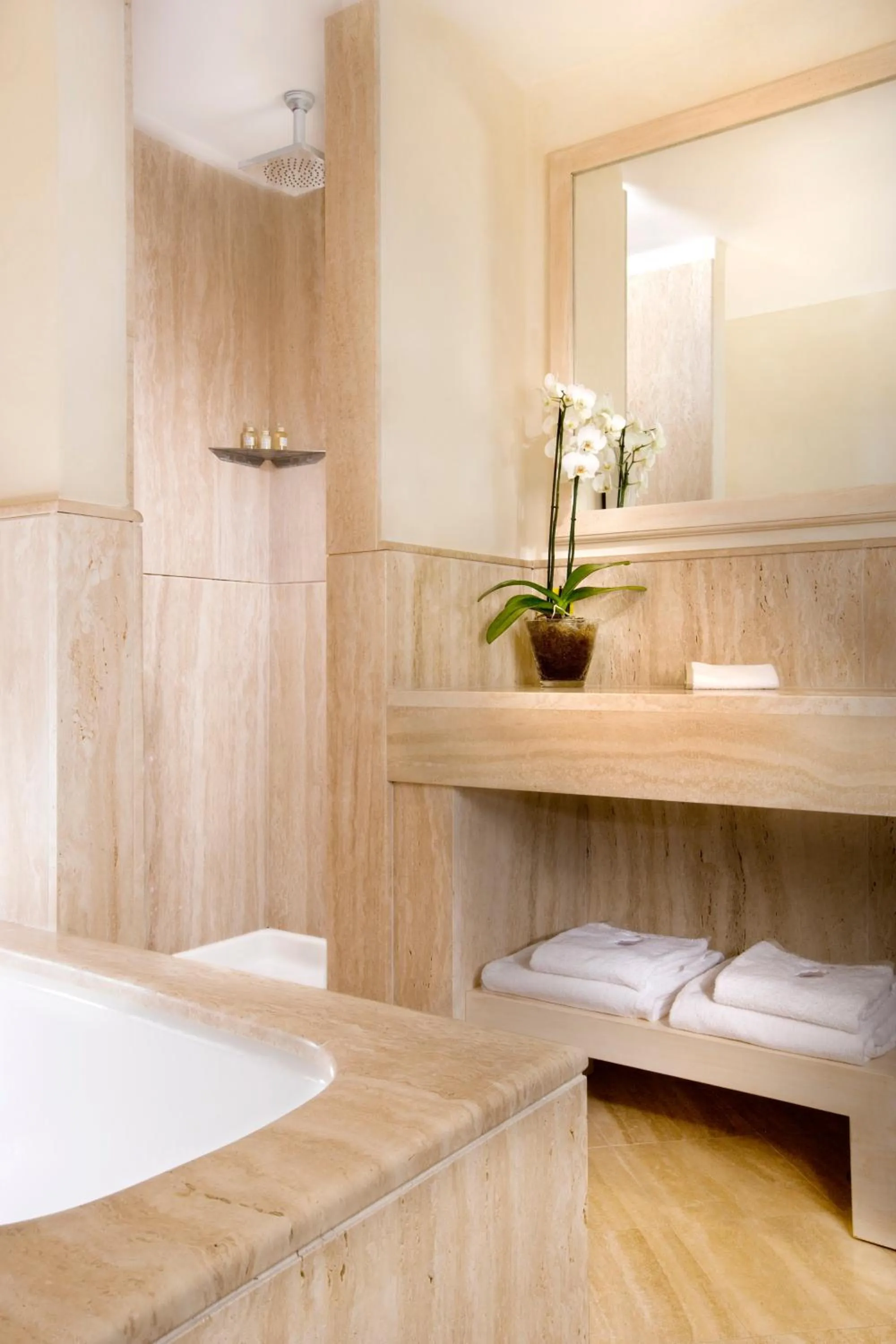 Shower in Jumeirah Capri Palace