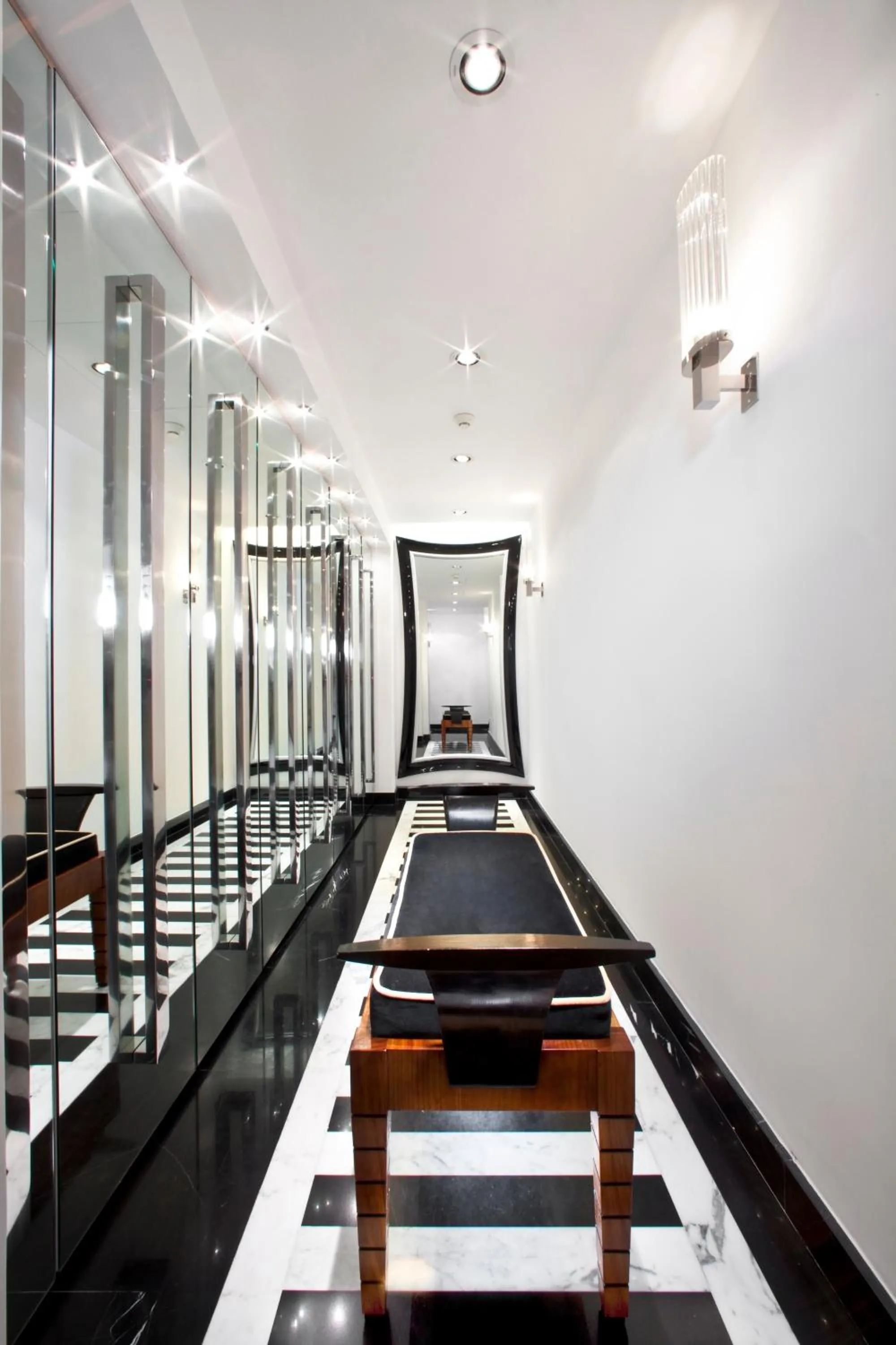 wardrobe in Jumeirah Capri Palace