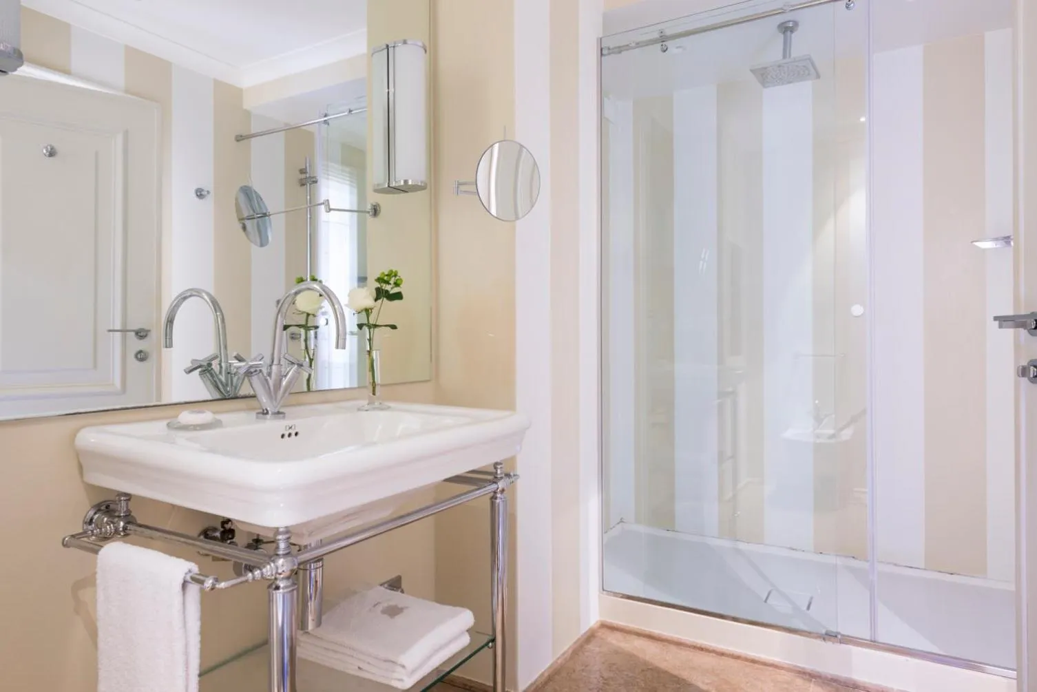 Shower in Jumeirah Capri Palace