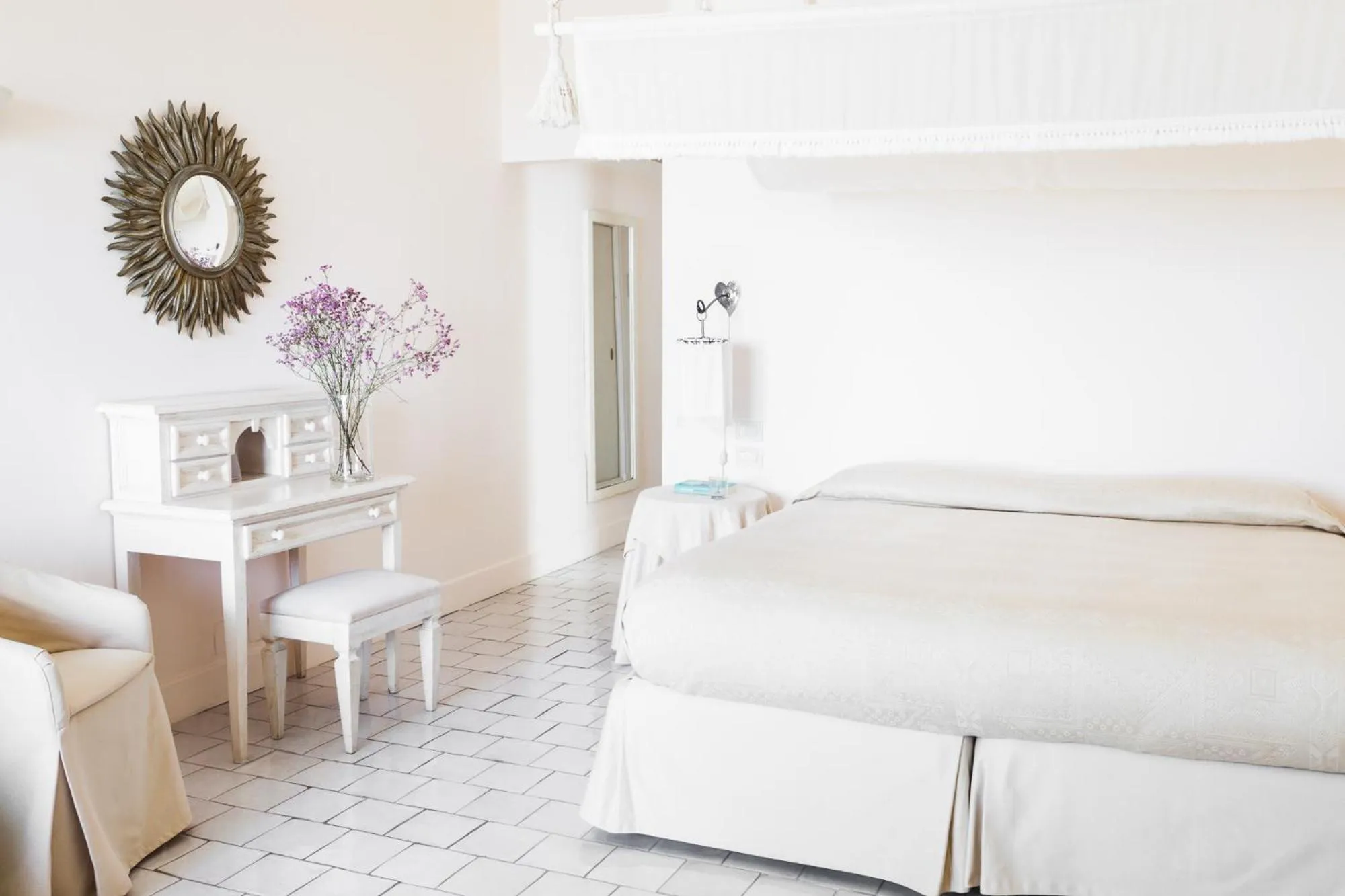 Bed in Jumeirah Capri Palace