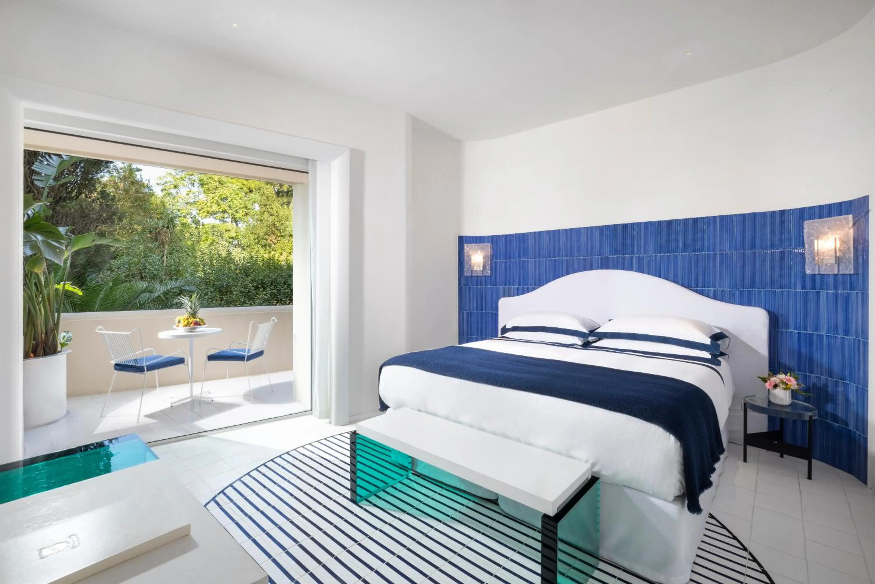 Bedroom, Bed in Jumeirah Capri Palace