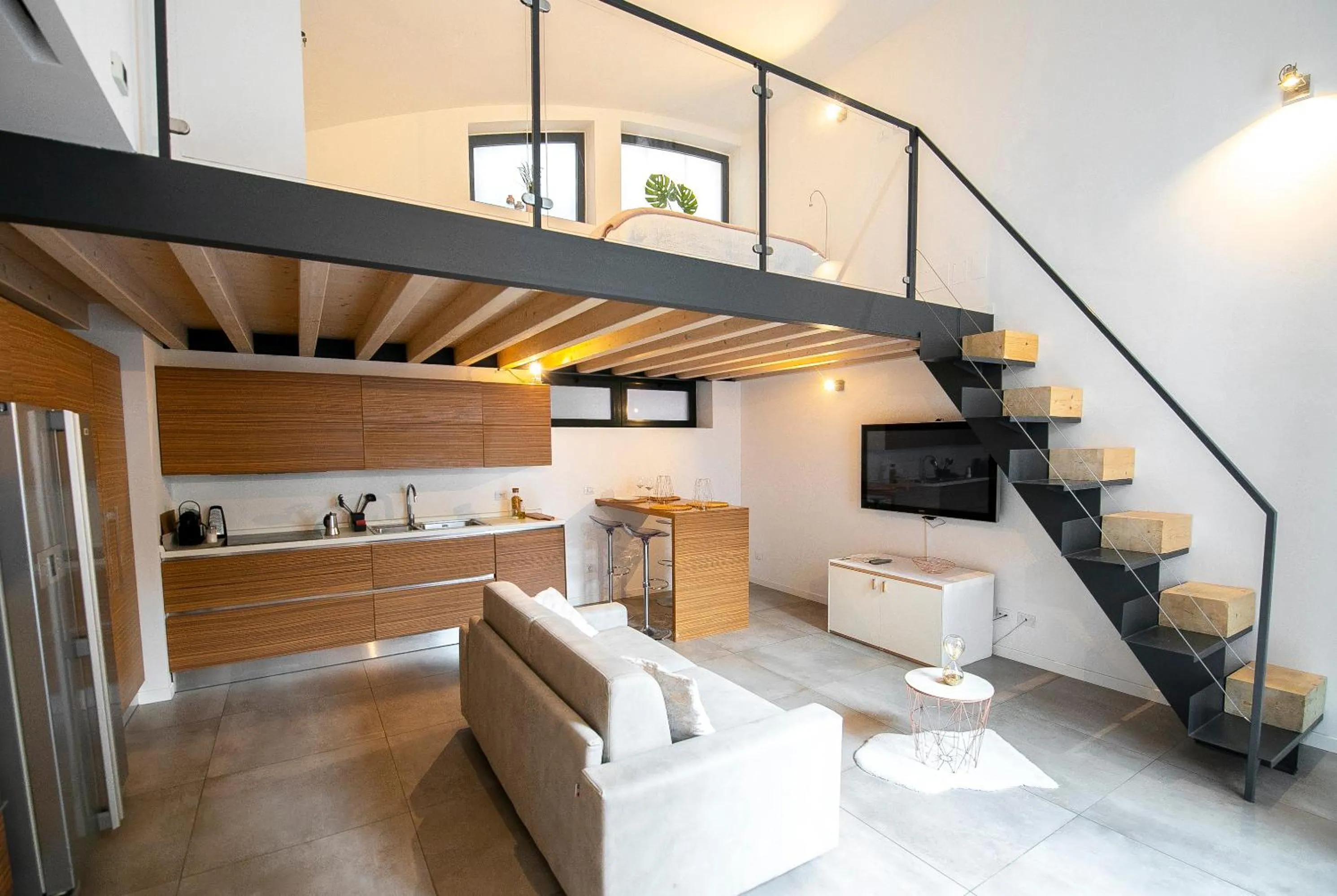 Design Central Apartment