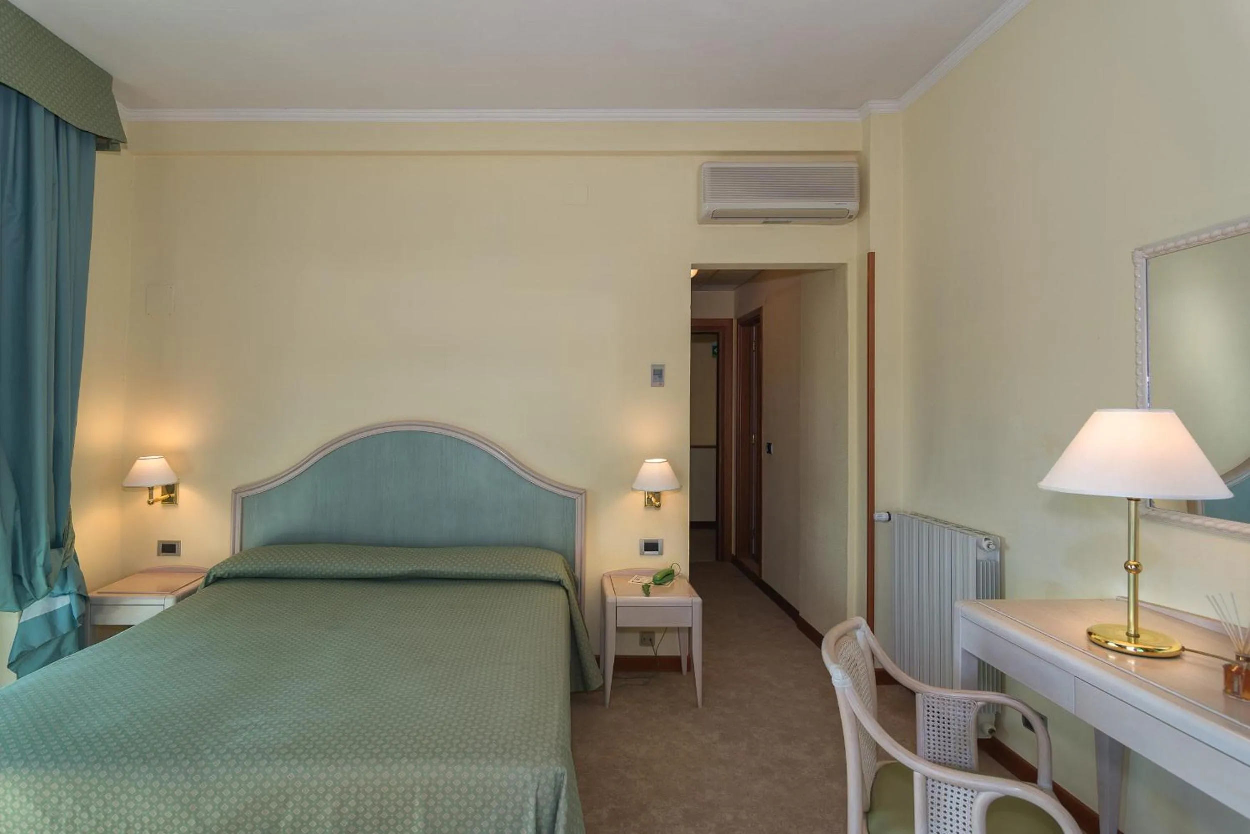 Bedroom in Hotel Siesta