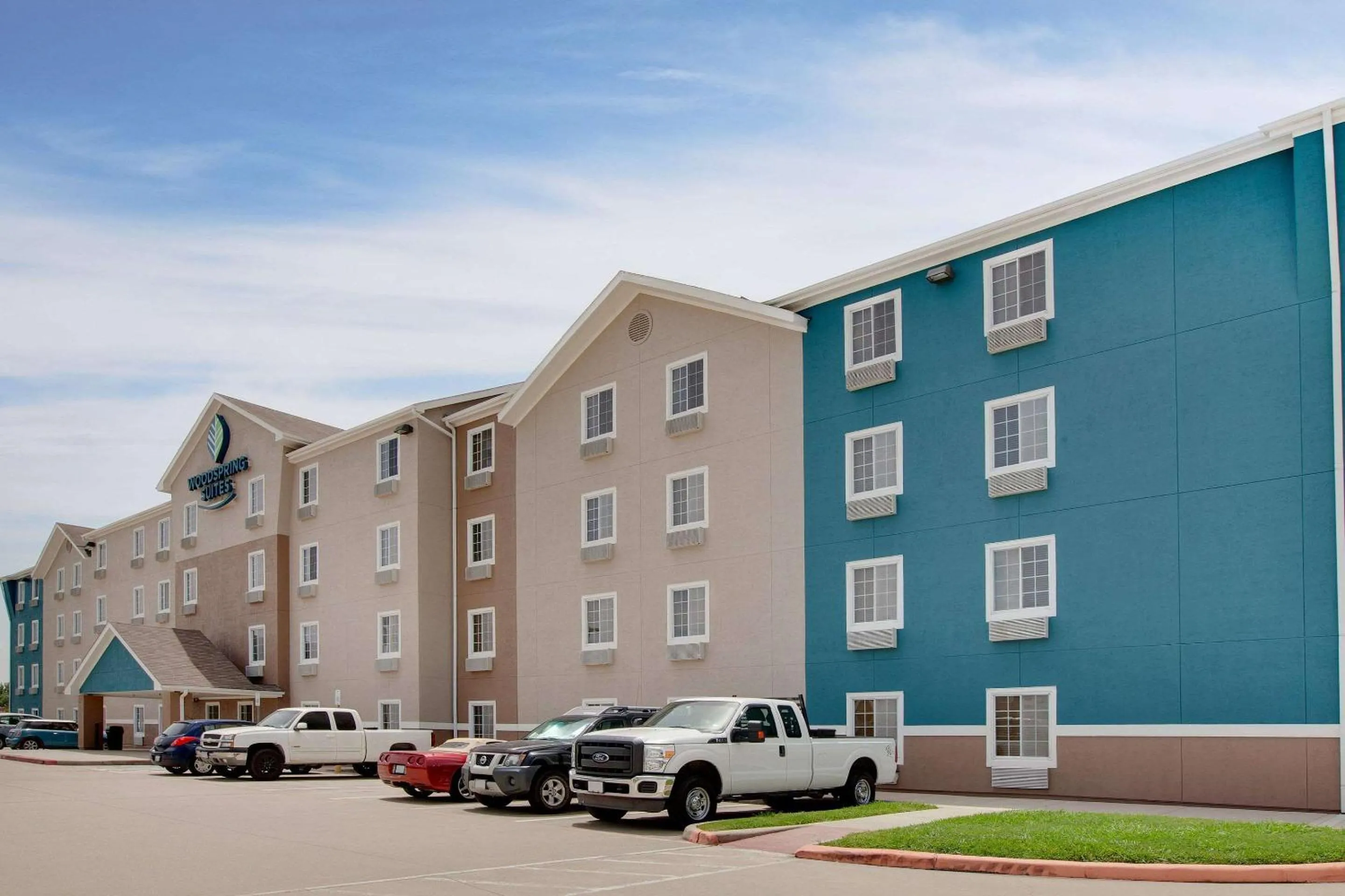 Property building in WoodSpring Suites Texas City