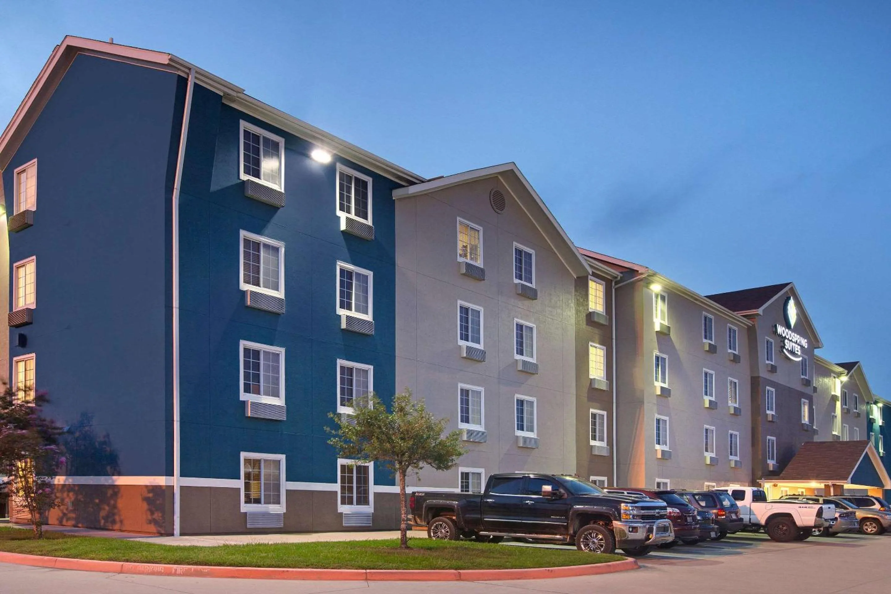 Property building in WoodSpring Suites Texas City