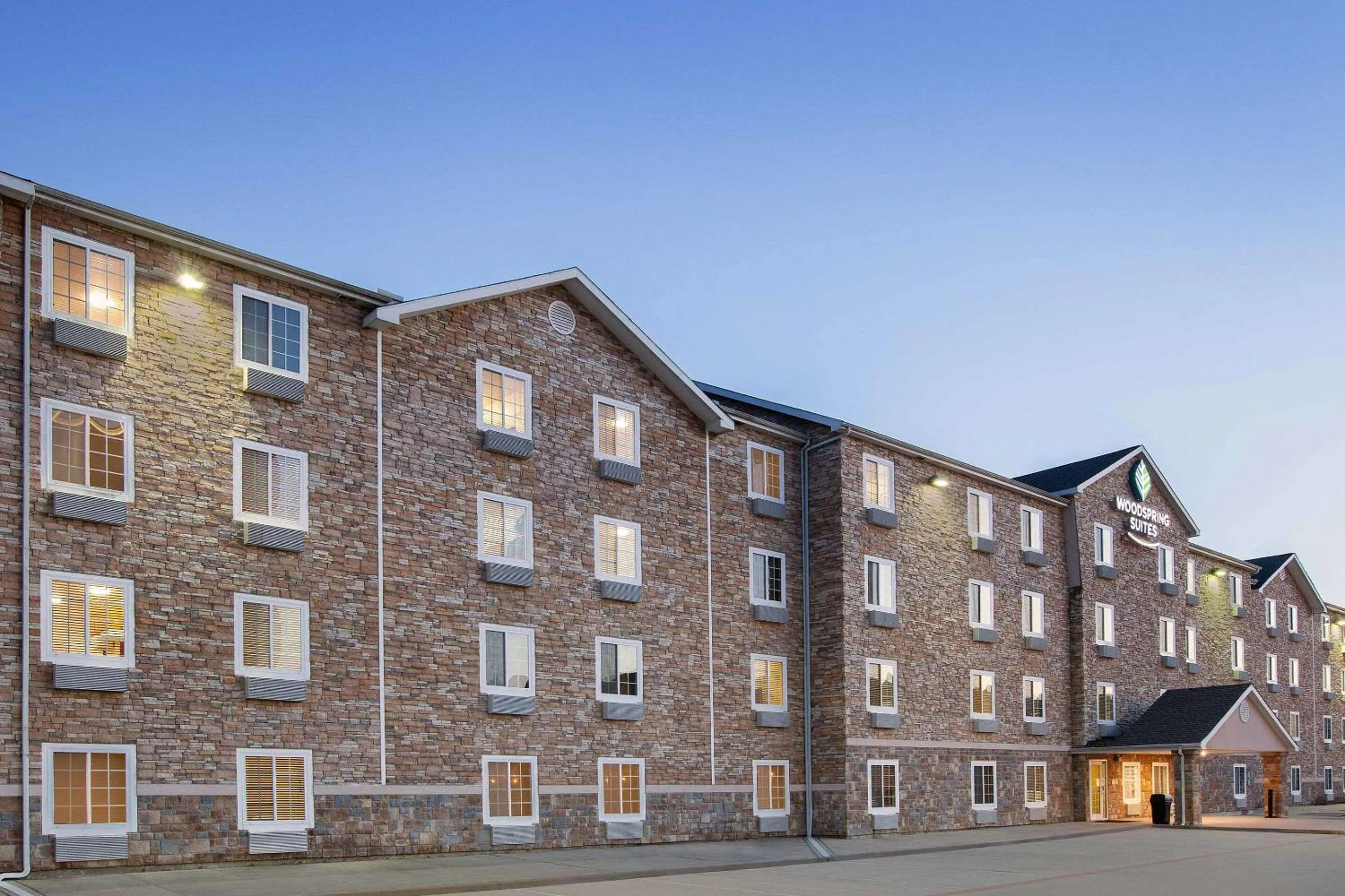 Property building in WoodSpring Suites Houston I-10 West