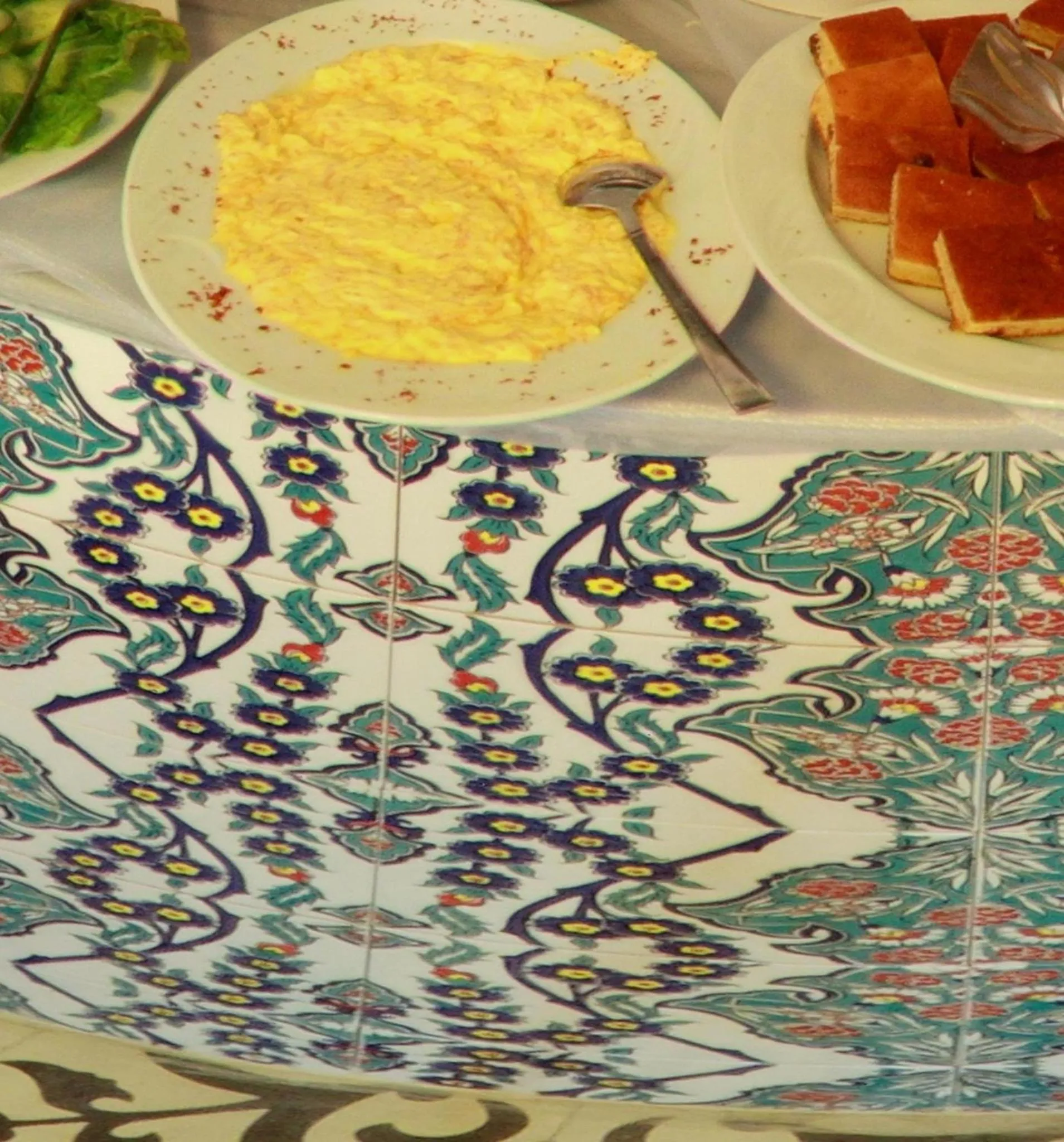 Restaurant/places to eat in Ersari Hotel