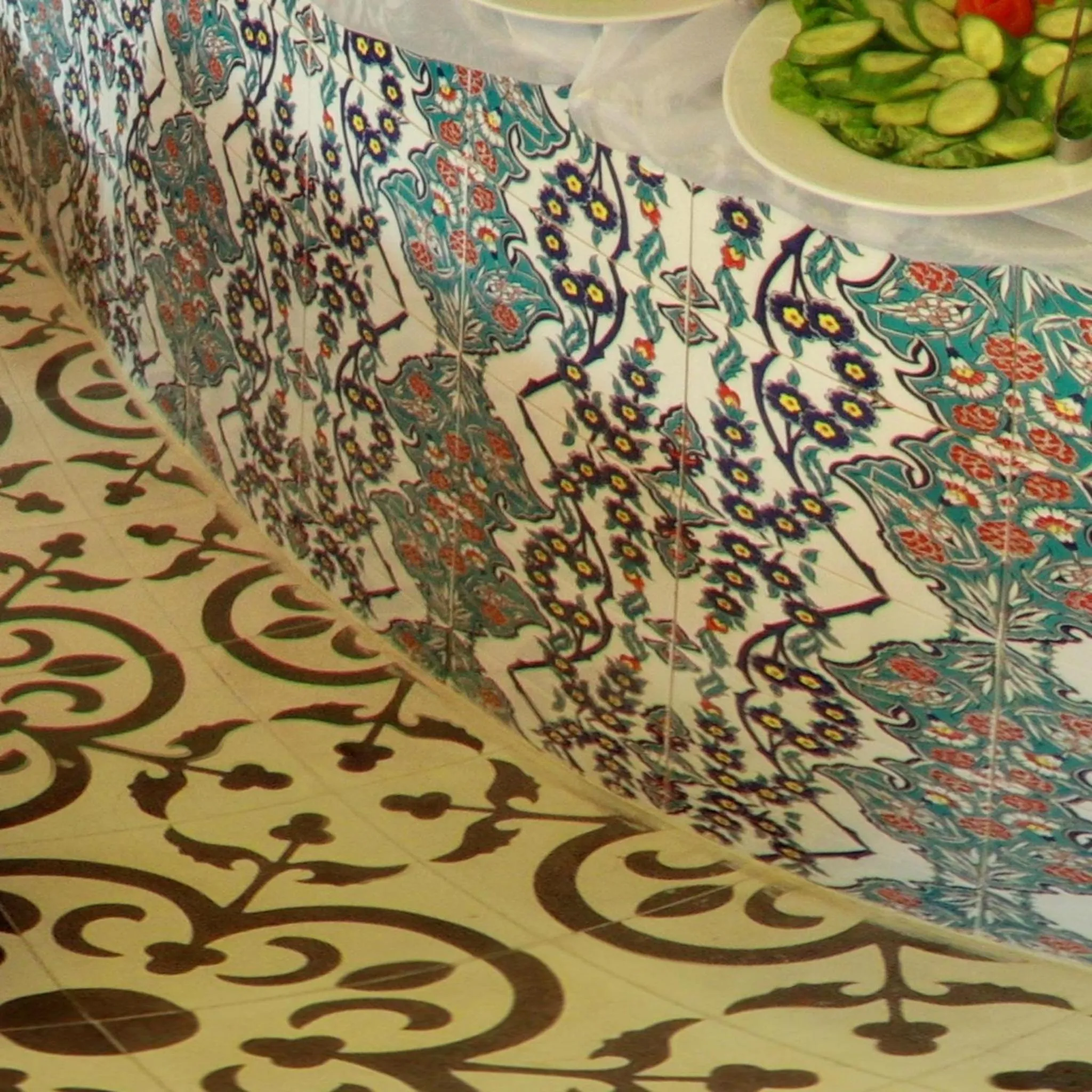 Restaurant/places to eat in Ersari Hotel