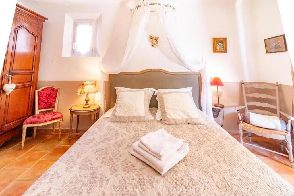 Bed in Mas de l'Olivette