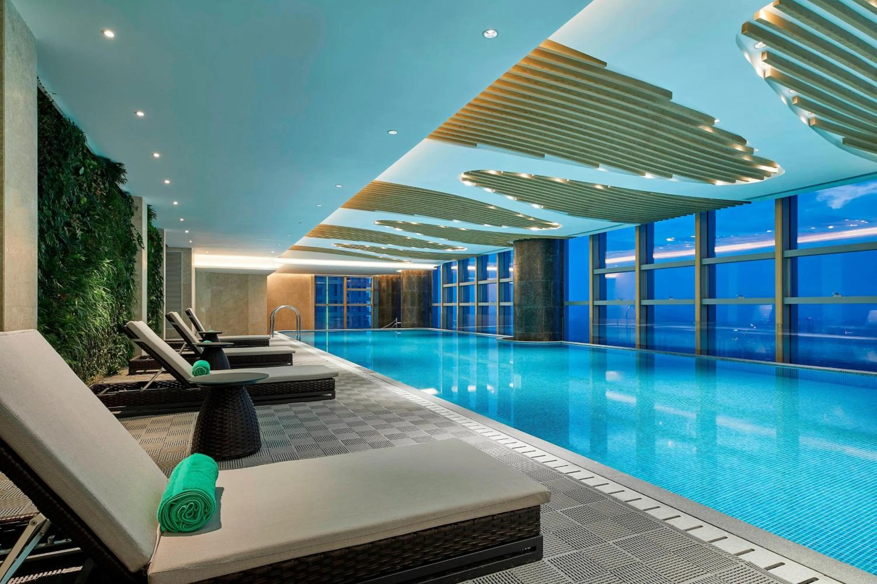 Swimming pool in The Westin Wenzhou