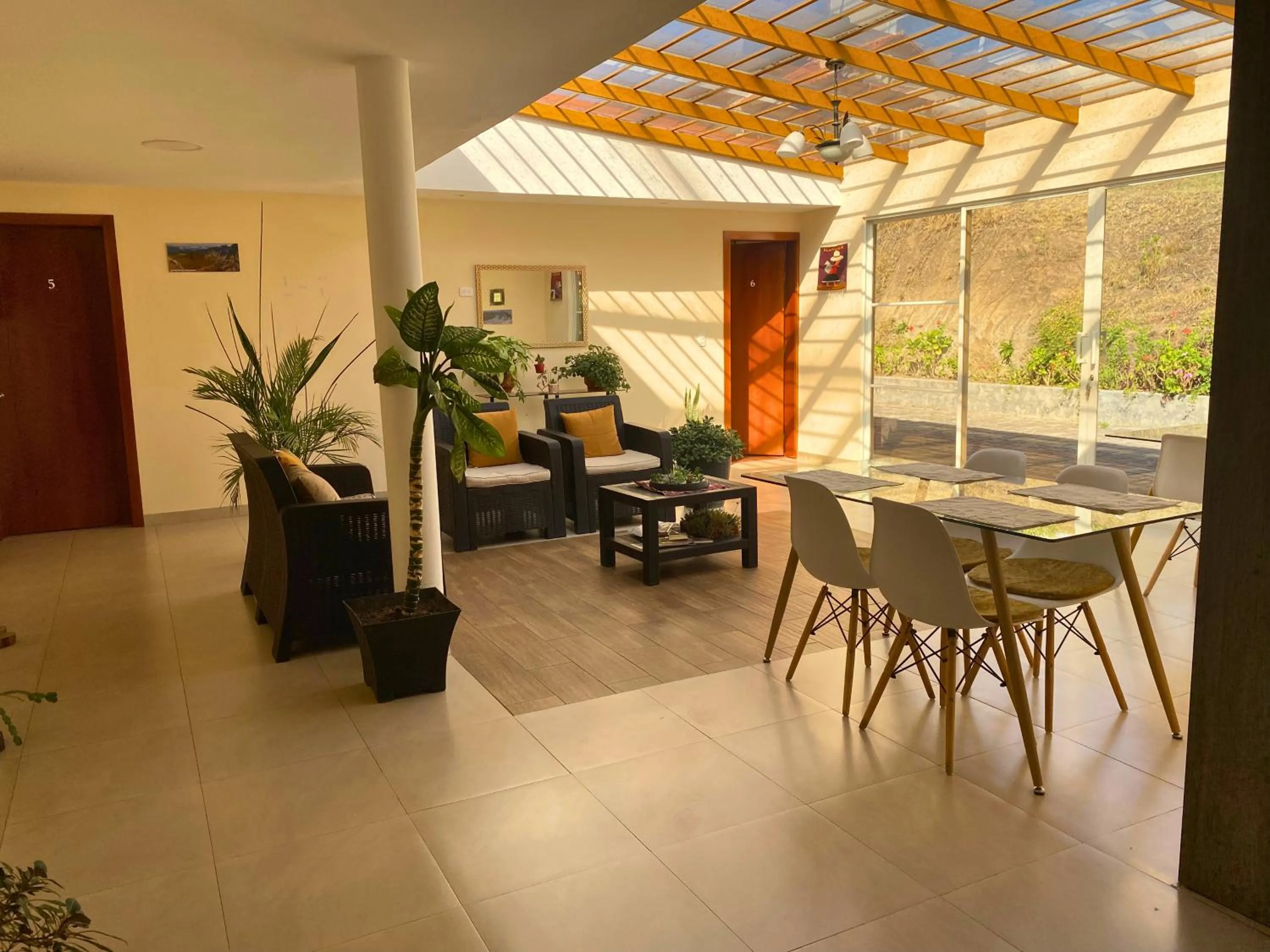 Seating area in Las Hortensia's Casa De Huespedes