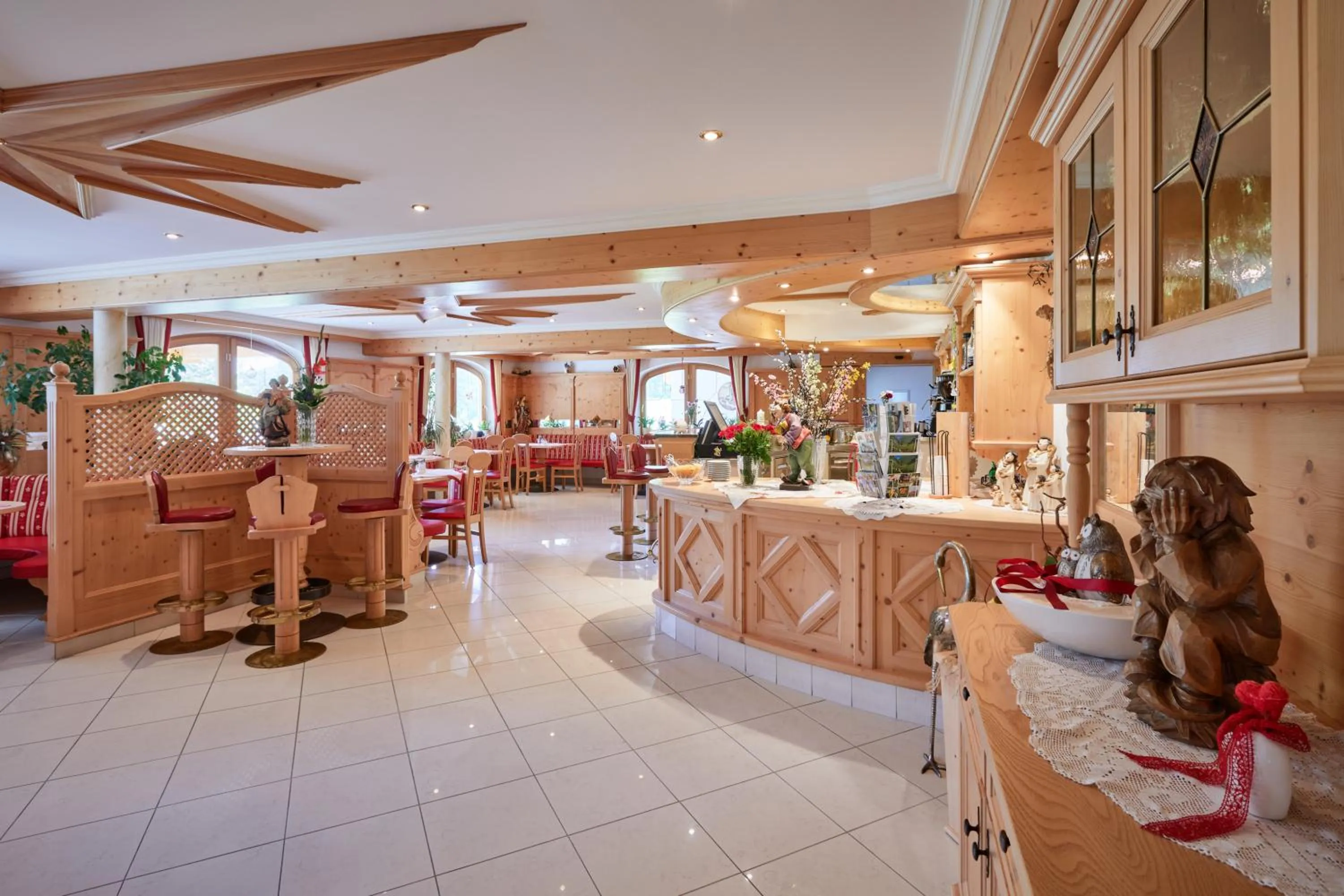 Lounge or bar in Alpenhotel Schönwald Superior