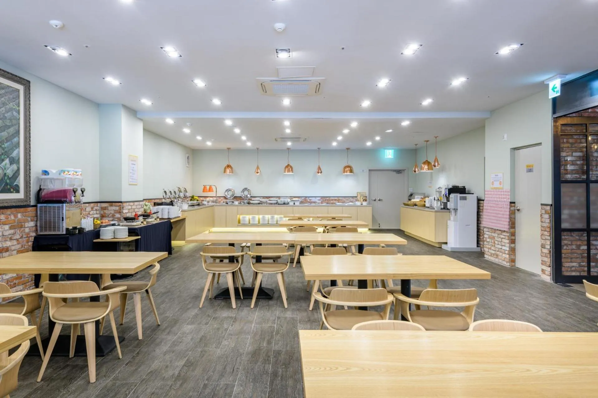 Restaurant/places to eat in Shin Shin Hotel Cheonjiyeon