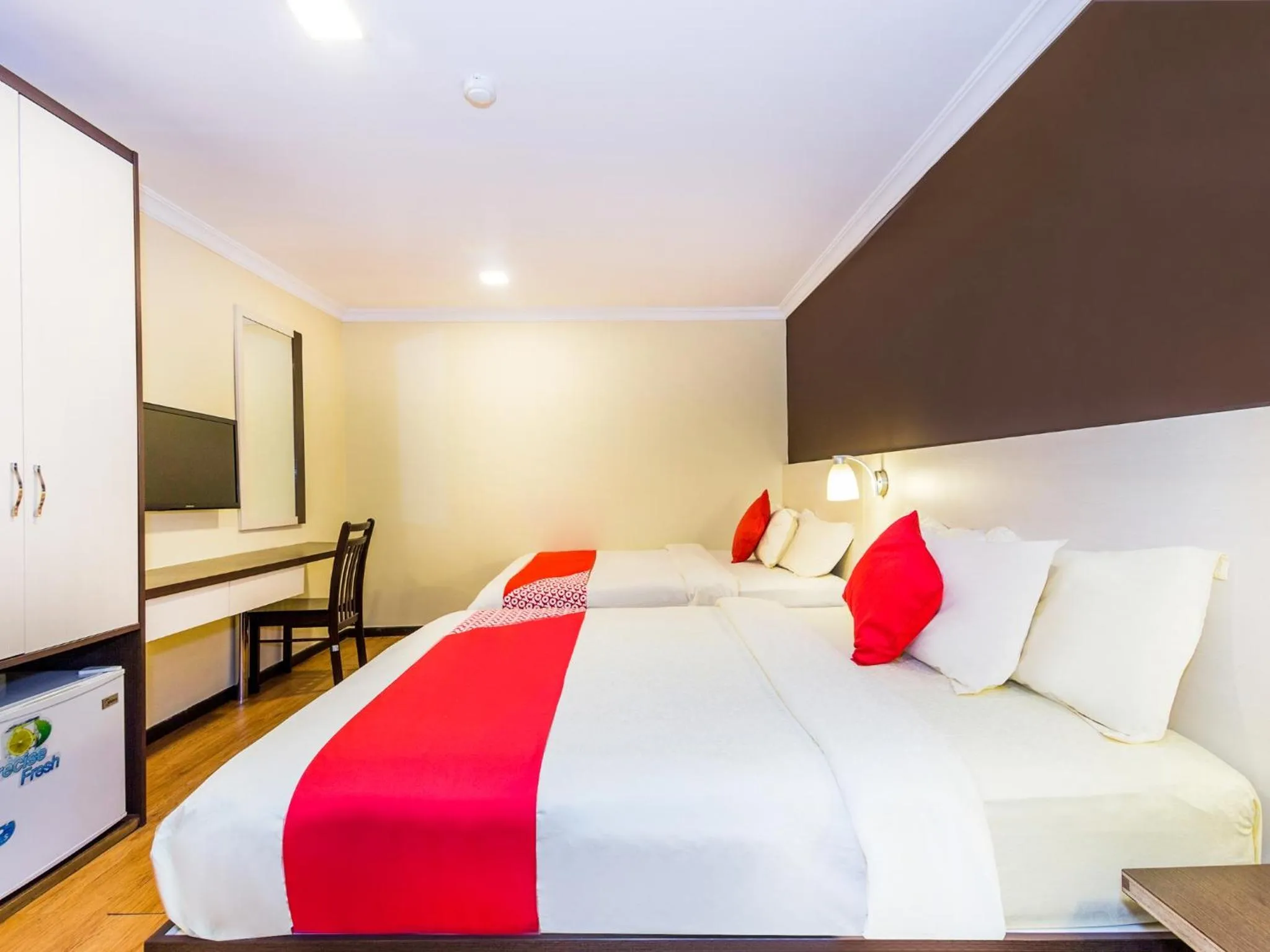 Family Suite in OYO 431 Hotel De Grand Orchard