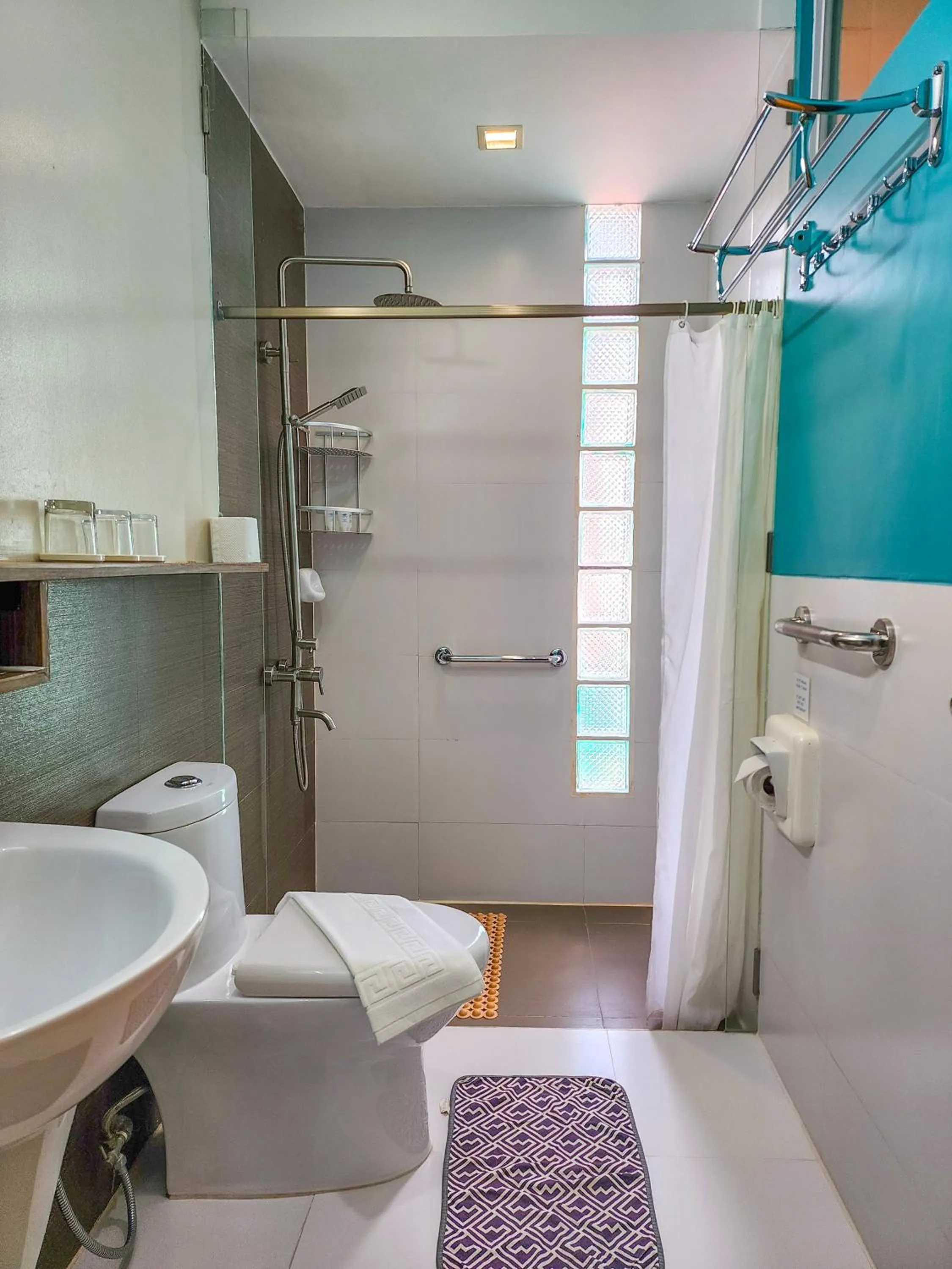 Shower in Sea Cocoon Hotel