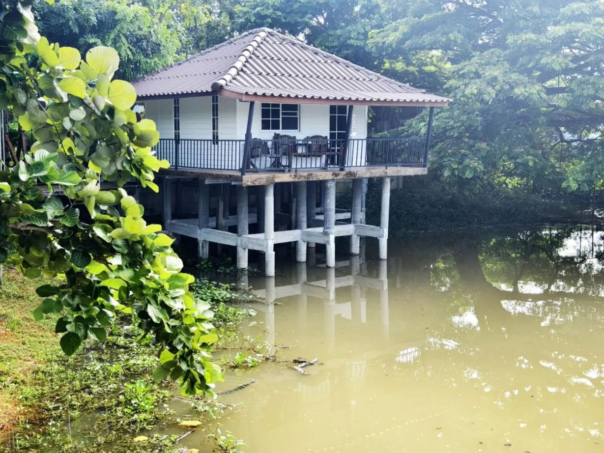 Moon River Resort Phimai