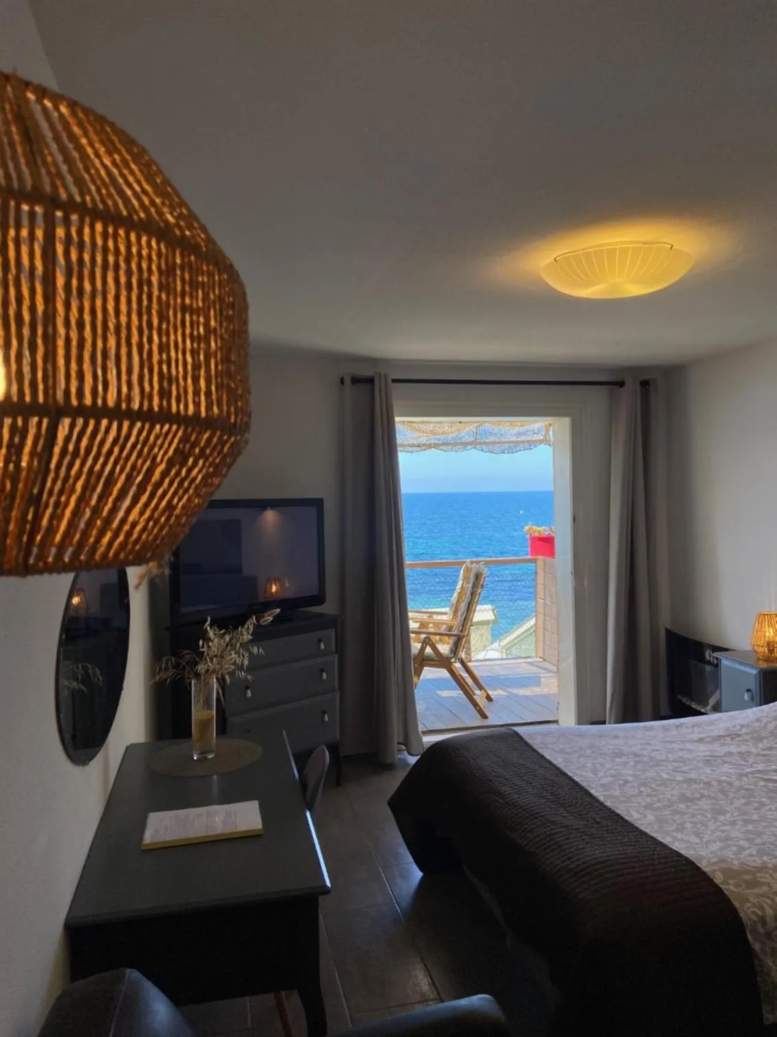 Photo of the whole room, Bed in Stella Maris