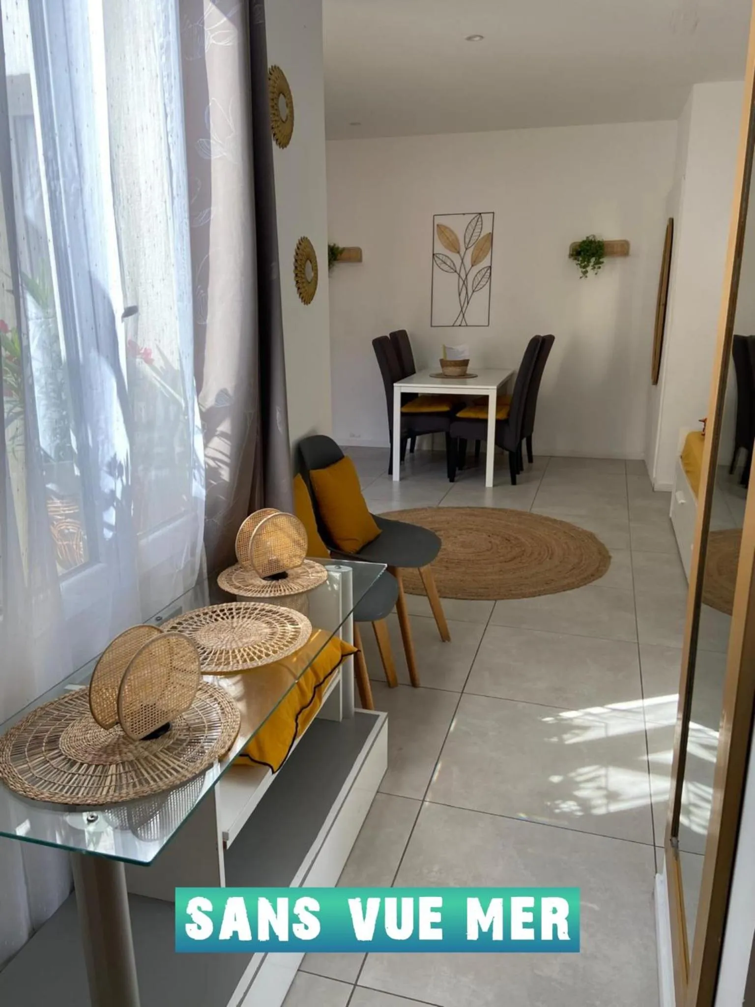 Dining area in Stella Maris