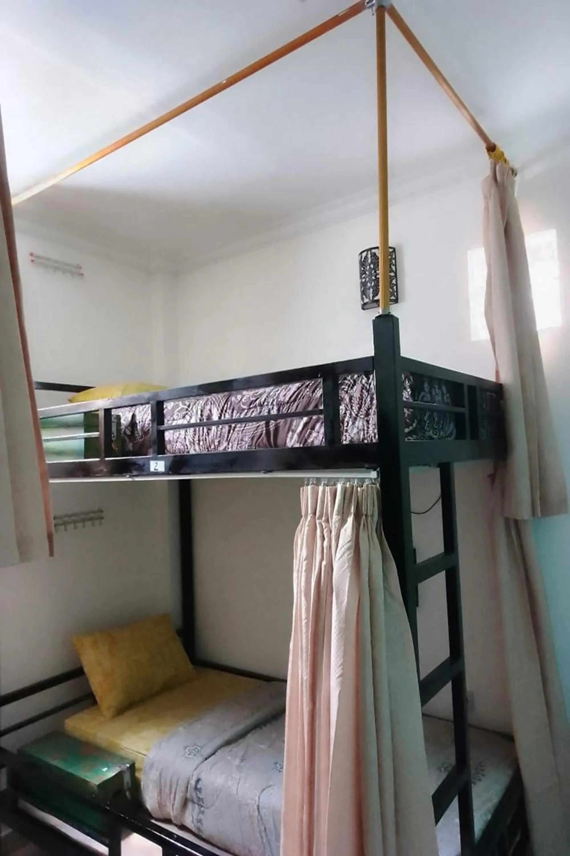 Bed, Bunk Bed in Downtown Monkey Forest Hostel