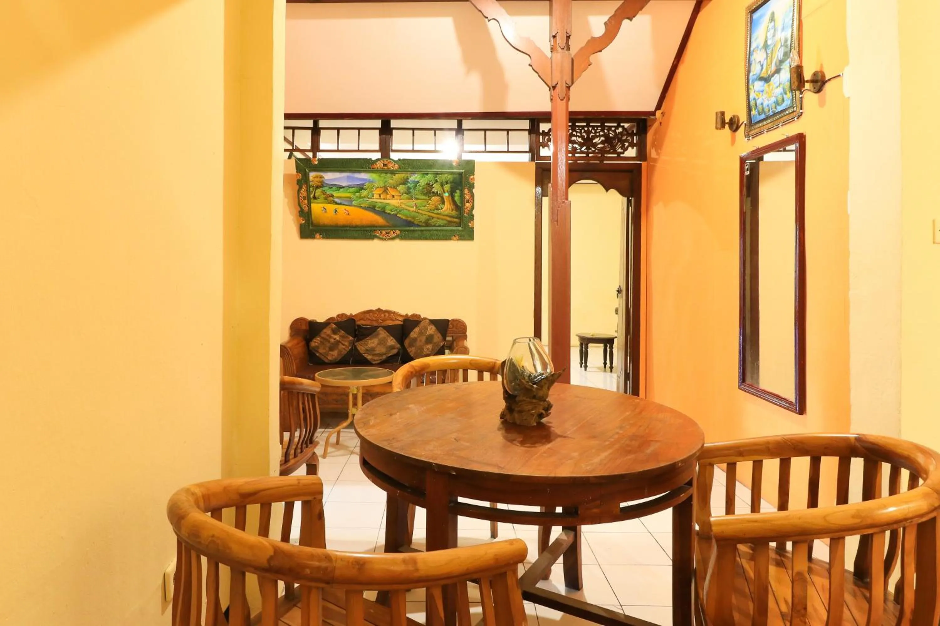 Living room, Dining Area in Downtown Monkey Forest Hostel
