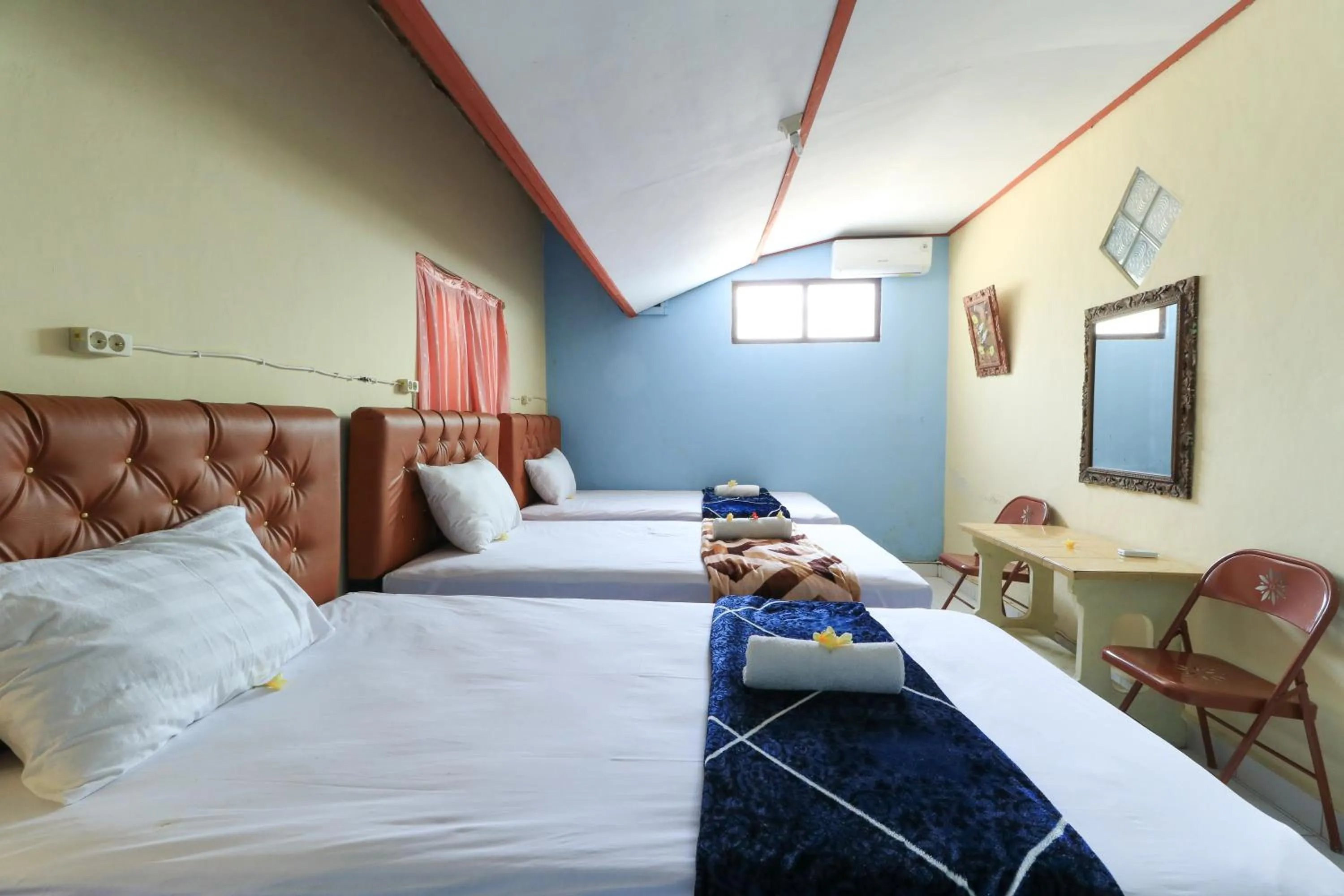 Bed in Downtown Monkey Forest Hostel